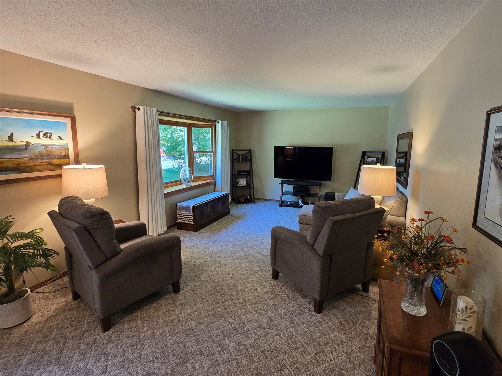 1877 Pinewood Avenue Property Photo 4