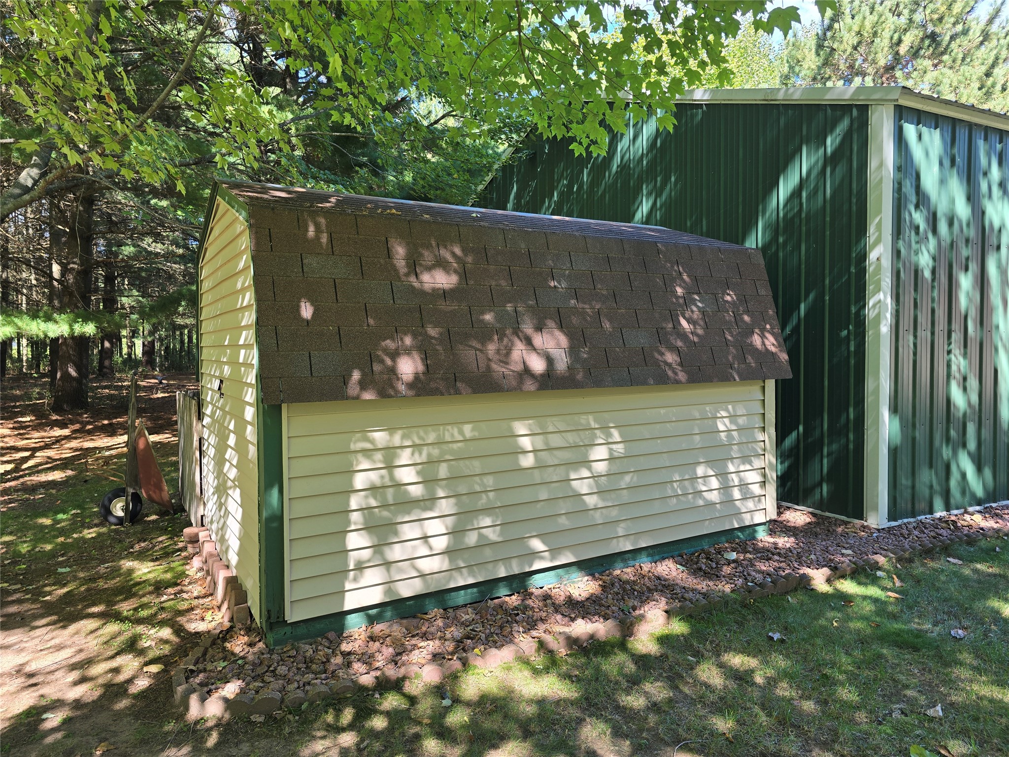 1877 Pinewood Avenue Property Photo 34