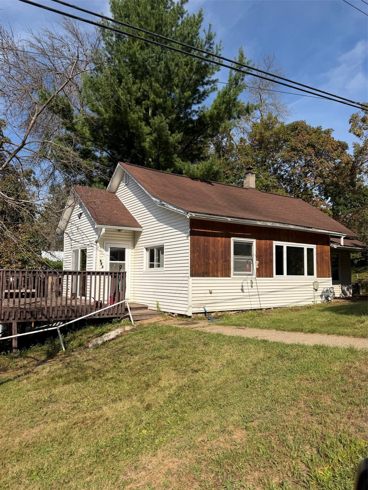 137 E Walnut Street Property Photo 1