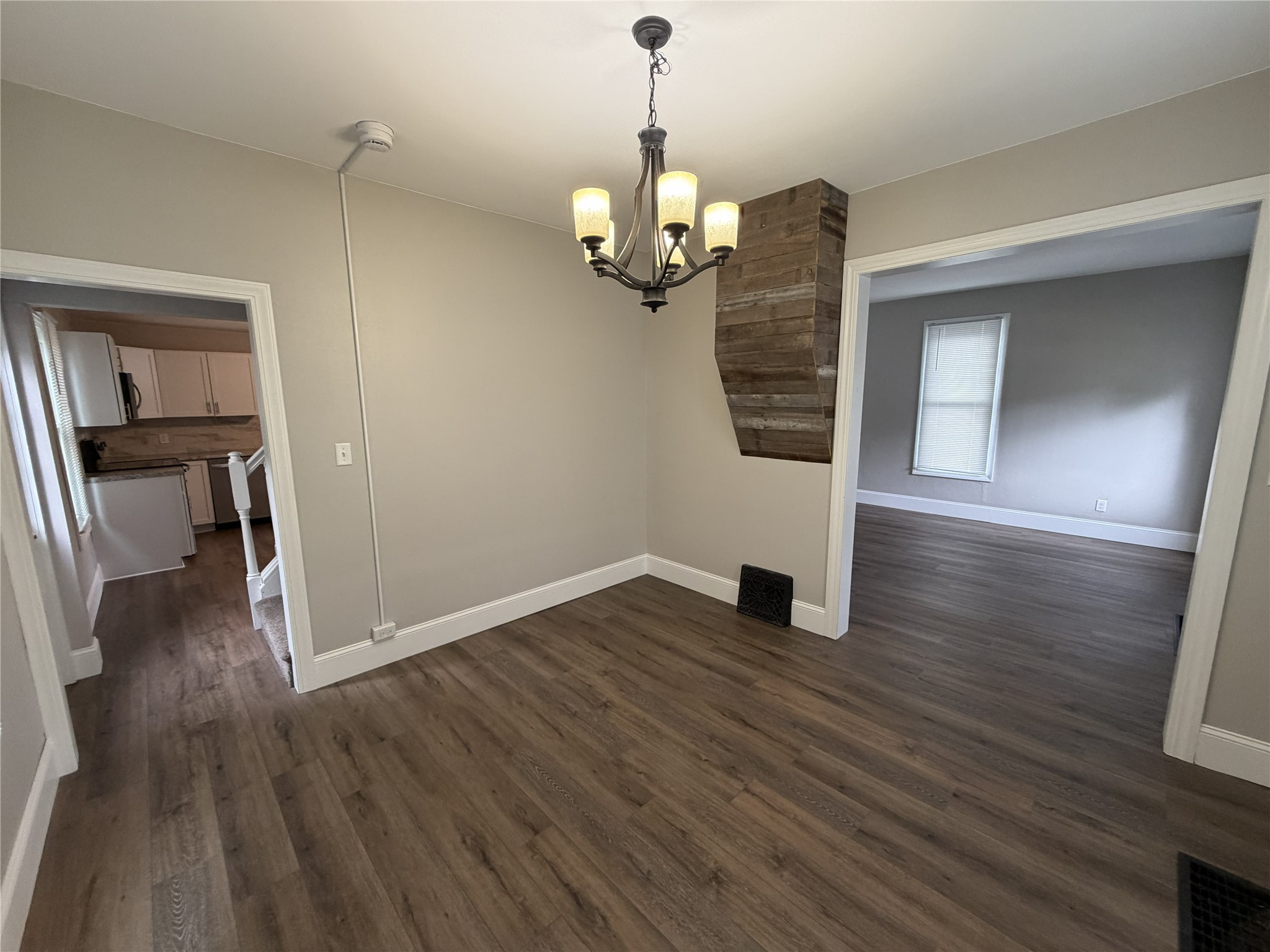 406 Talmadge Street Property Photo 7
