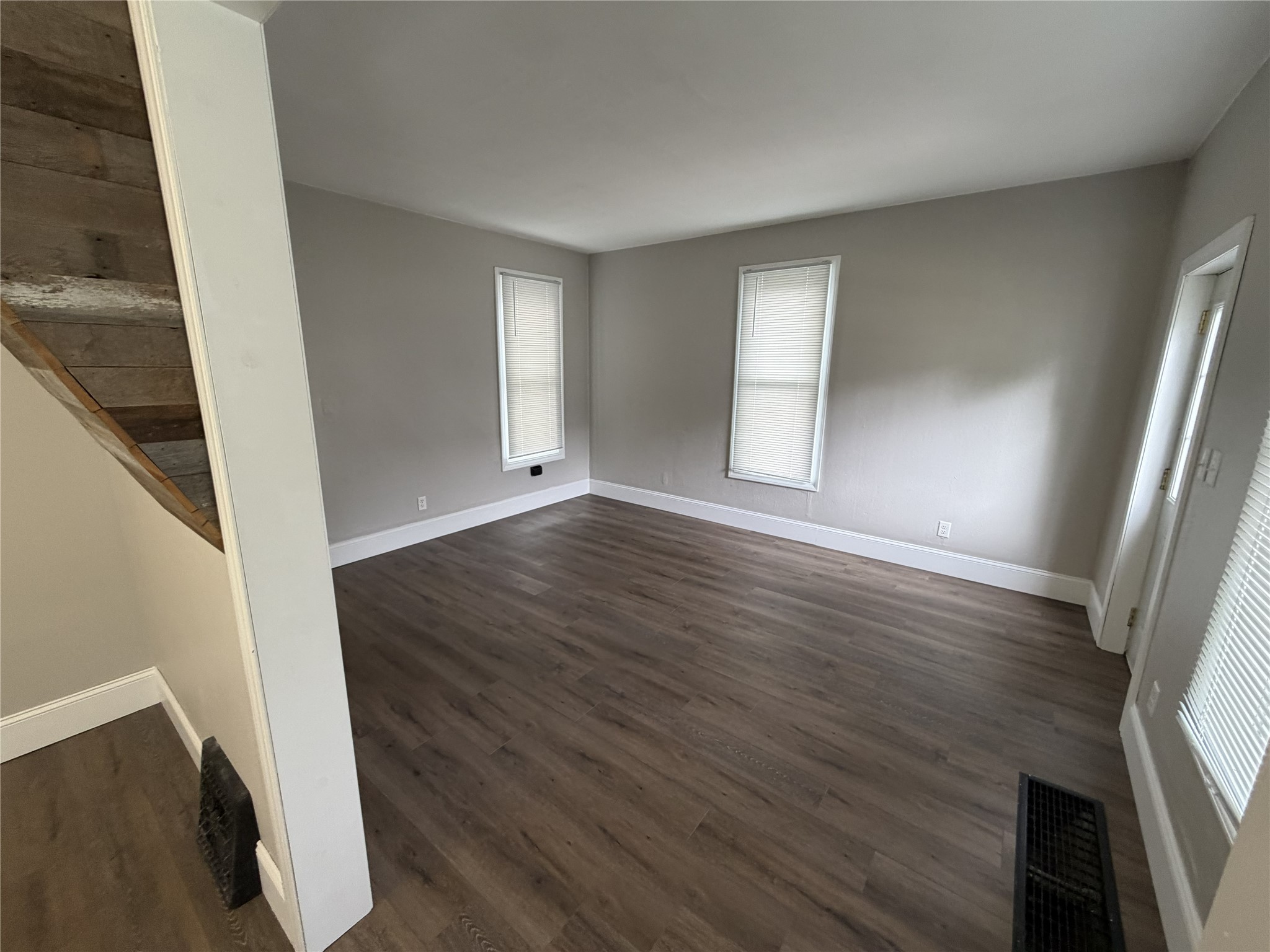 406 Talmadge Street Property Photo 8