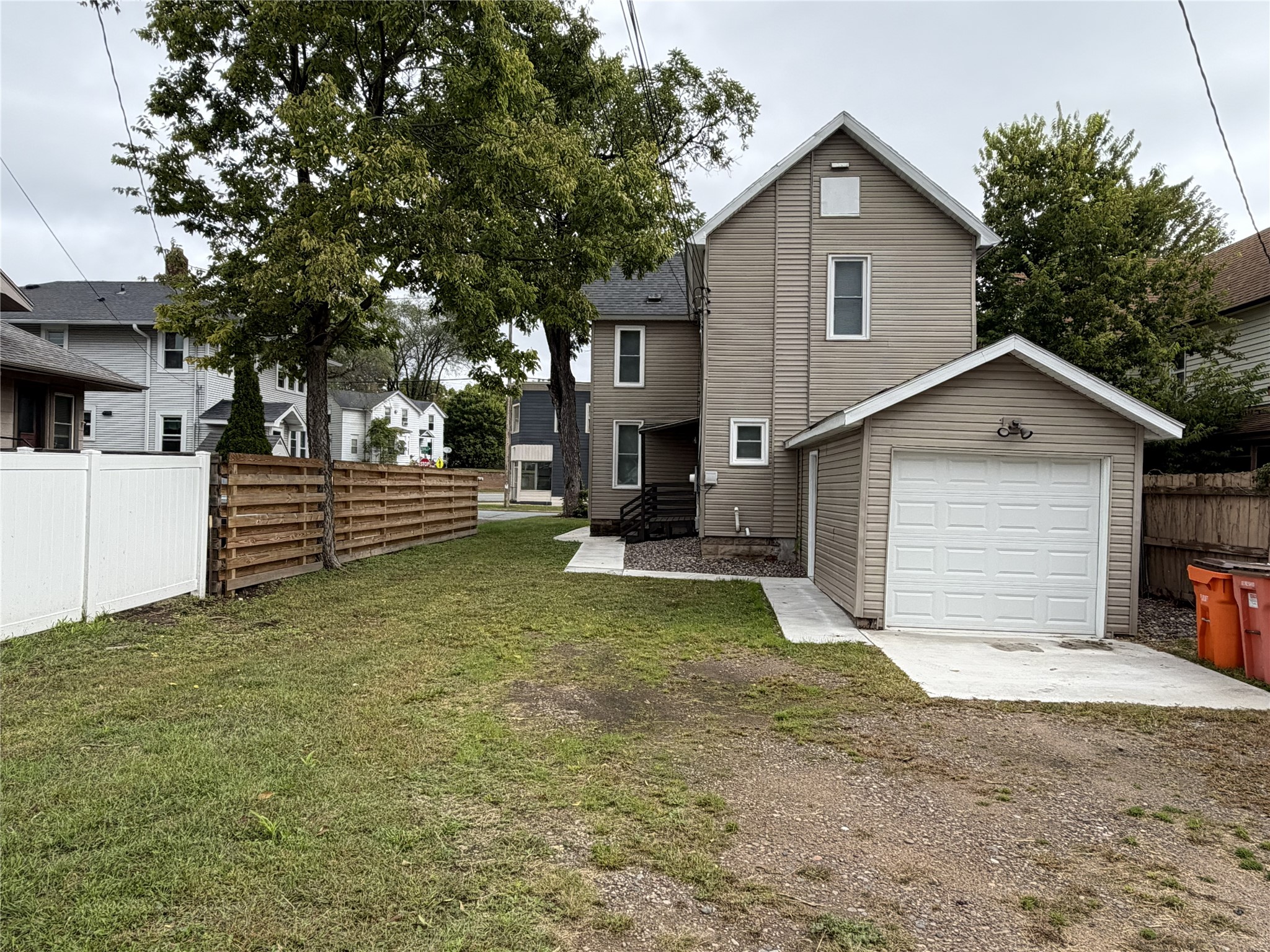 406 Talmadge Street Property Photo 17