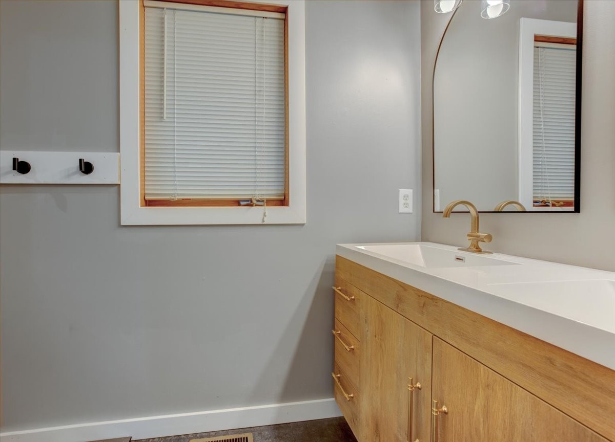 1304 Ballentine Road Property Photo 19