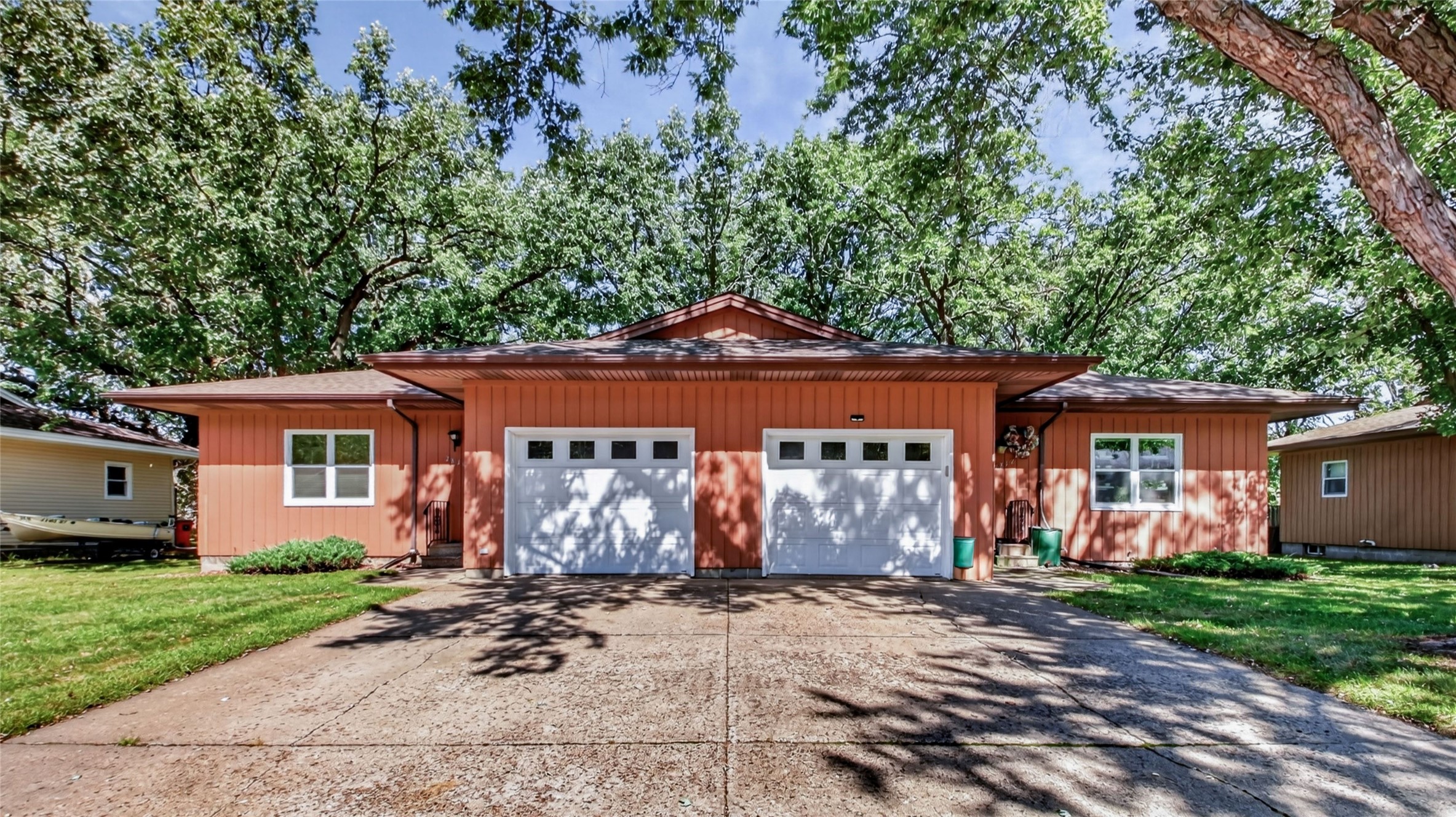 2810 & 2812 Hallie Lane 1 & 2 Property Photo 1
