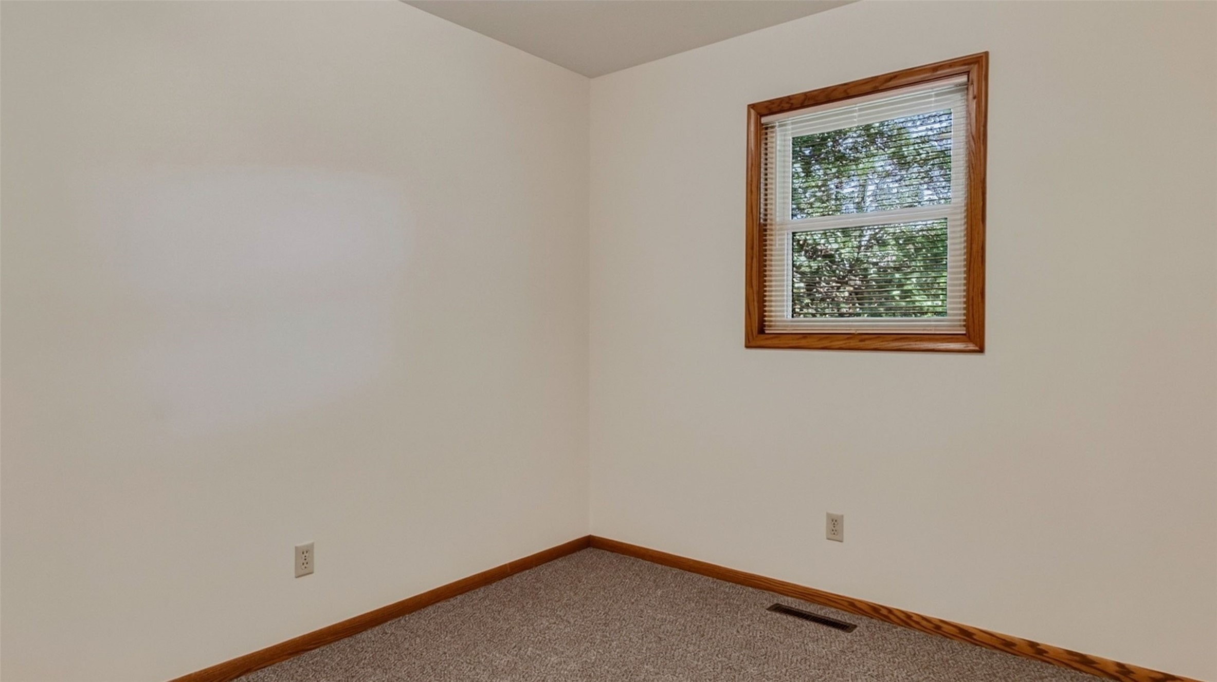 2810 & 2812 Hallie Lane 1 & 2 Property Photo 7