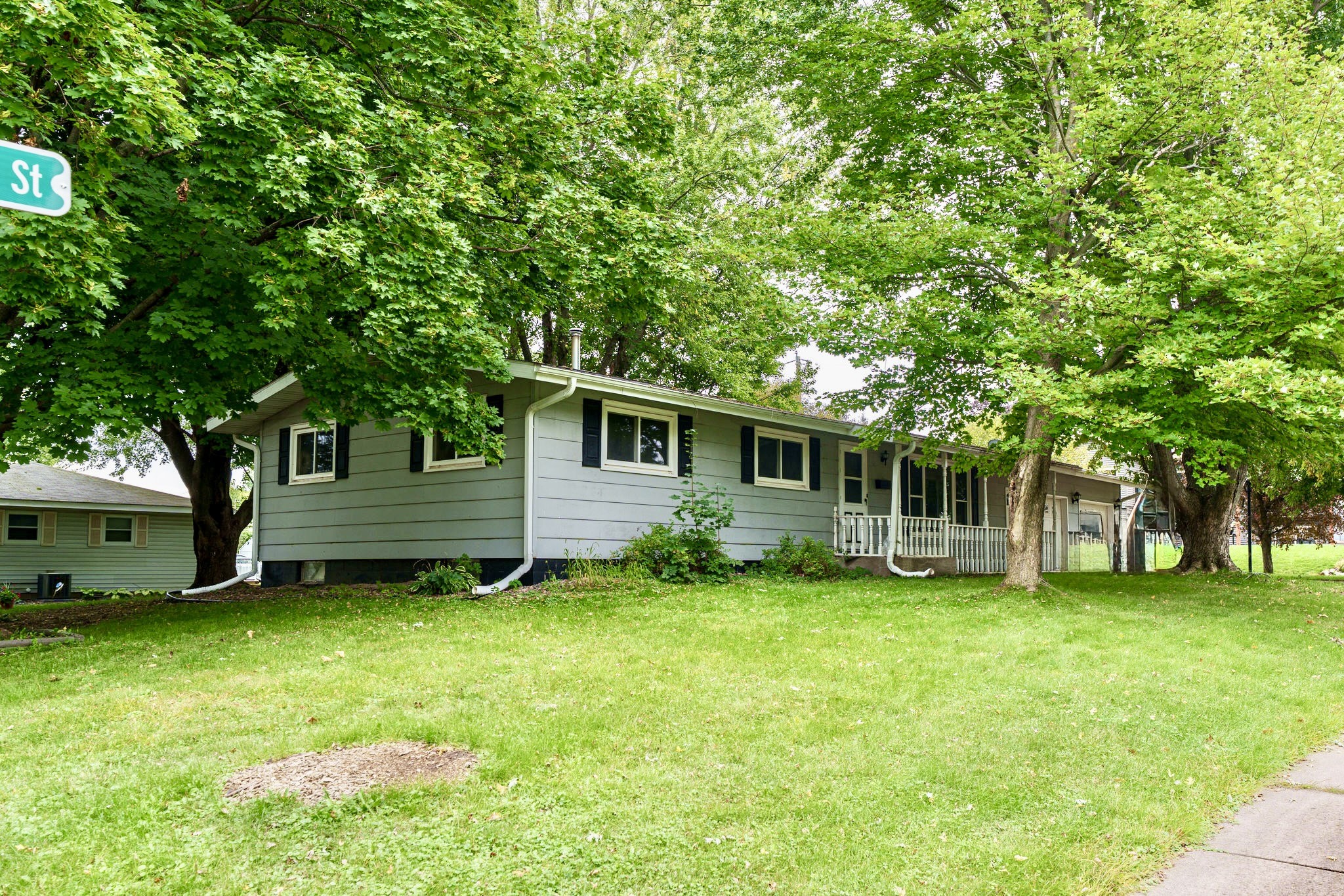 708 S Wisconsin Street Property Photo 22