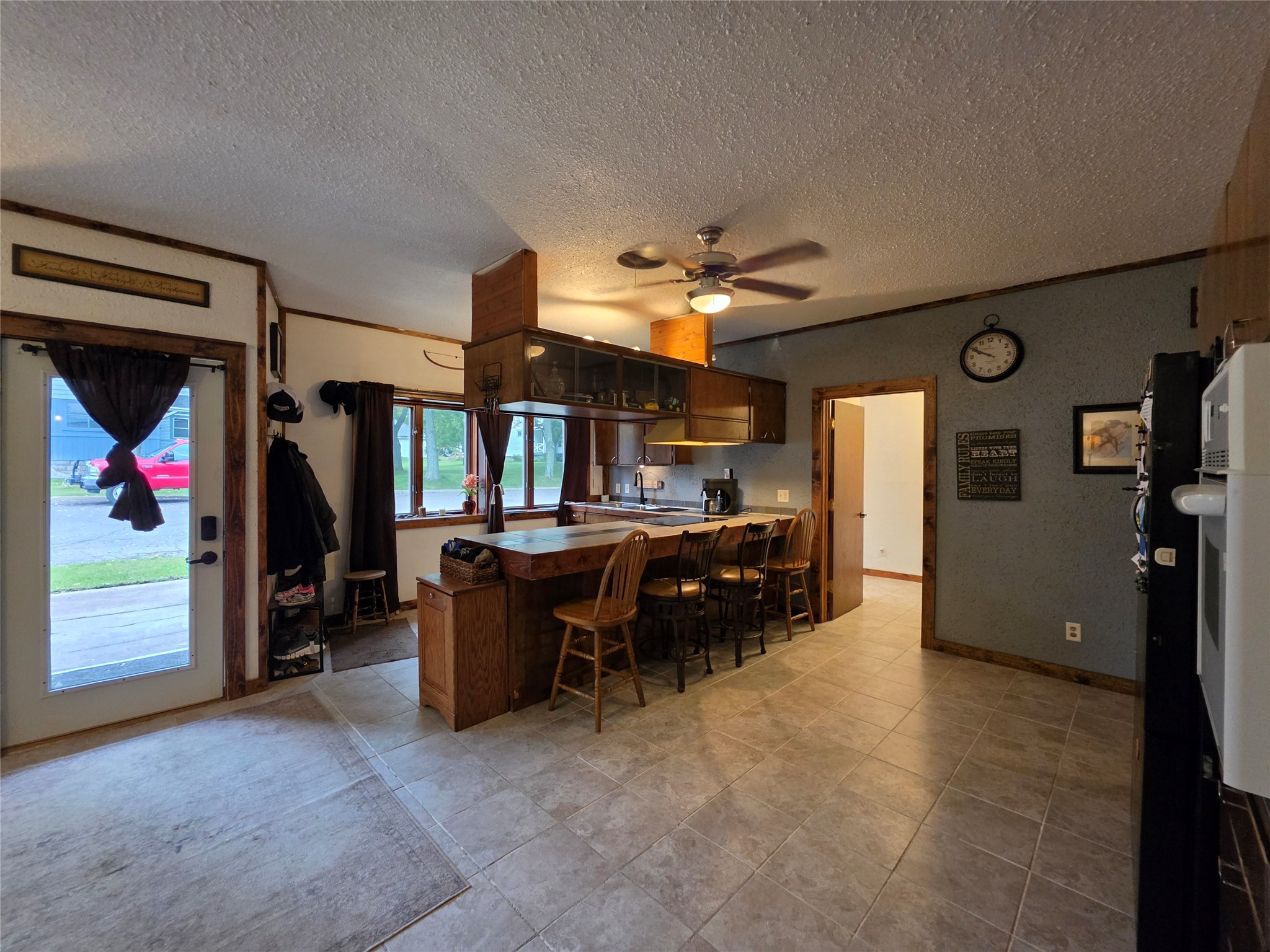 112 S 2nd Street Property Photo 4