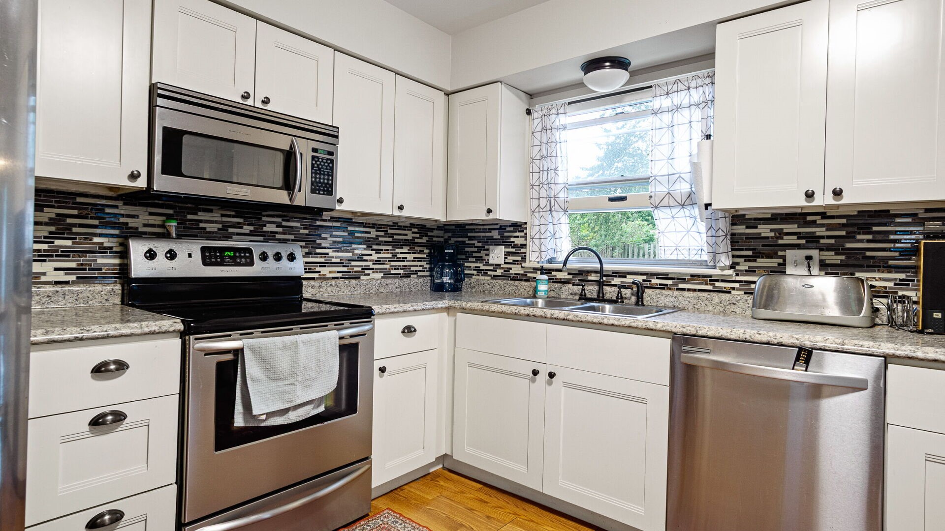 2936 Jupiter Avenue Property Photo 11