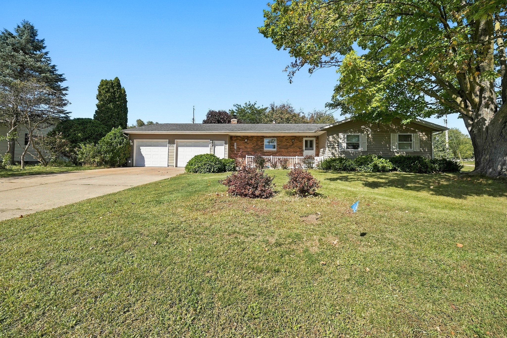 701 Leonard Drive Property Photo 1