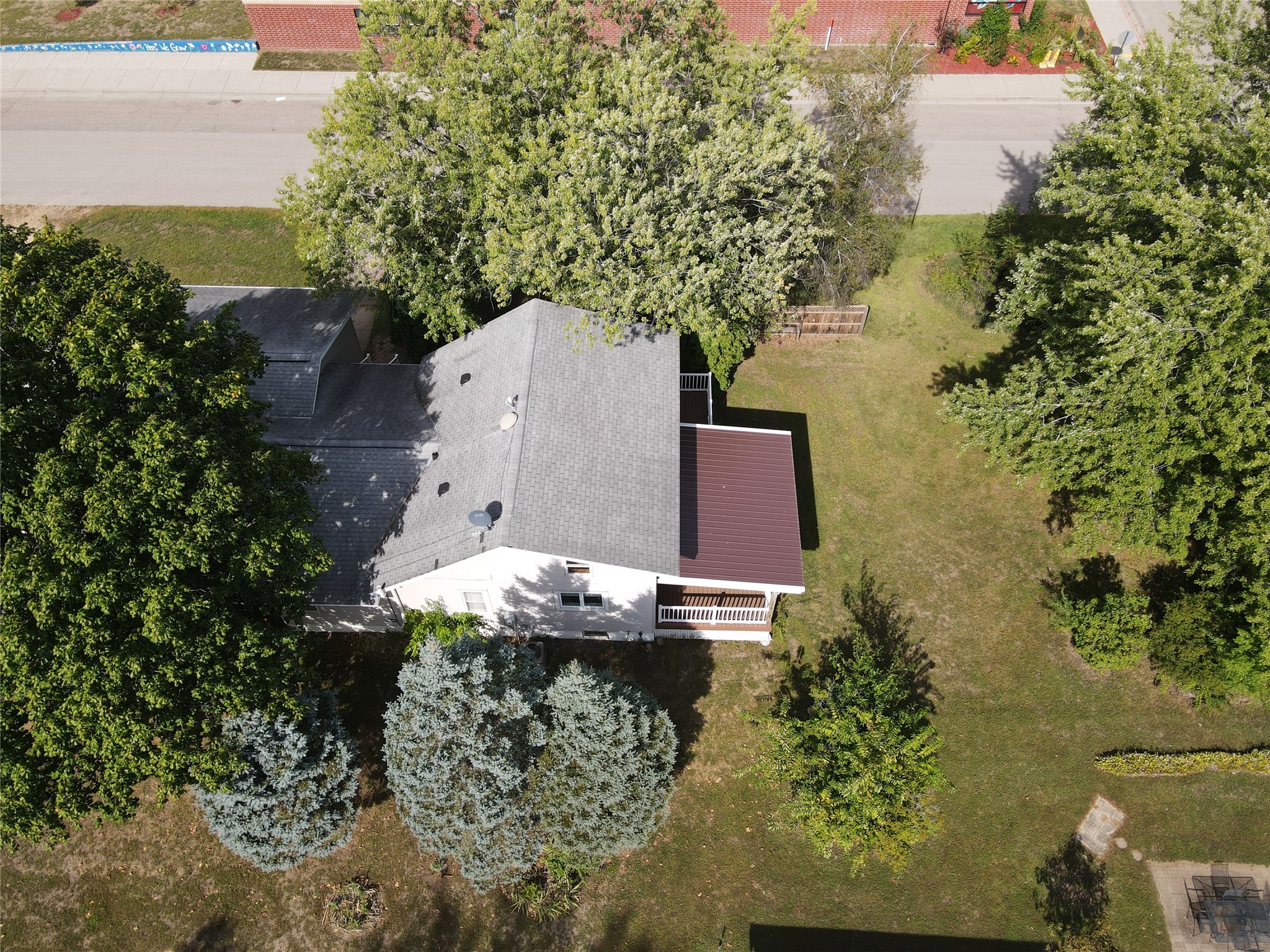 605 5th Street Property Photo 7