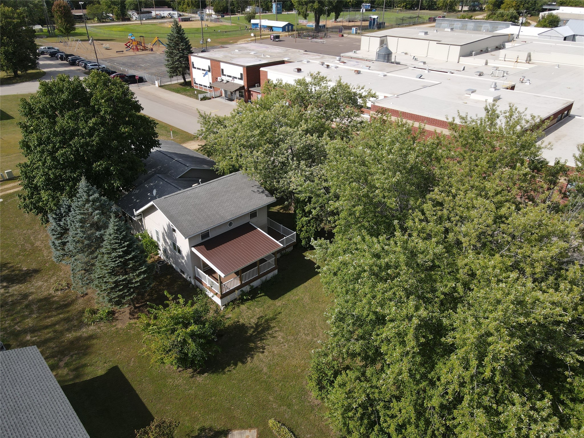 605 5th Street Property Photo 8