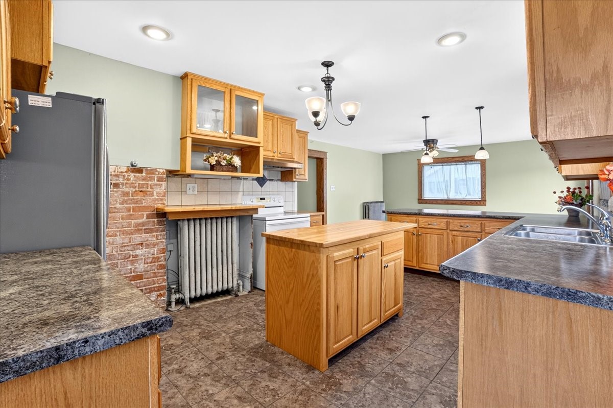 113 W Lincoln Avenue Property Photo 3