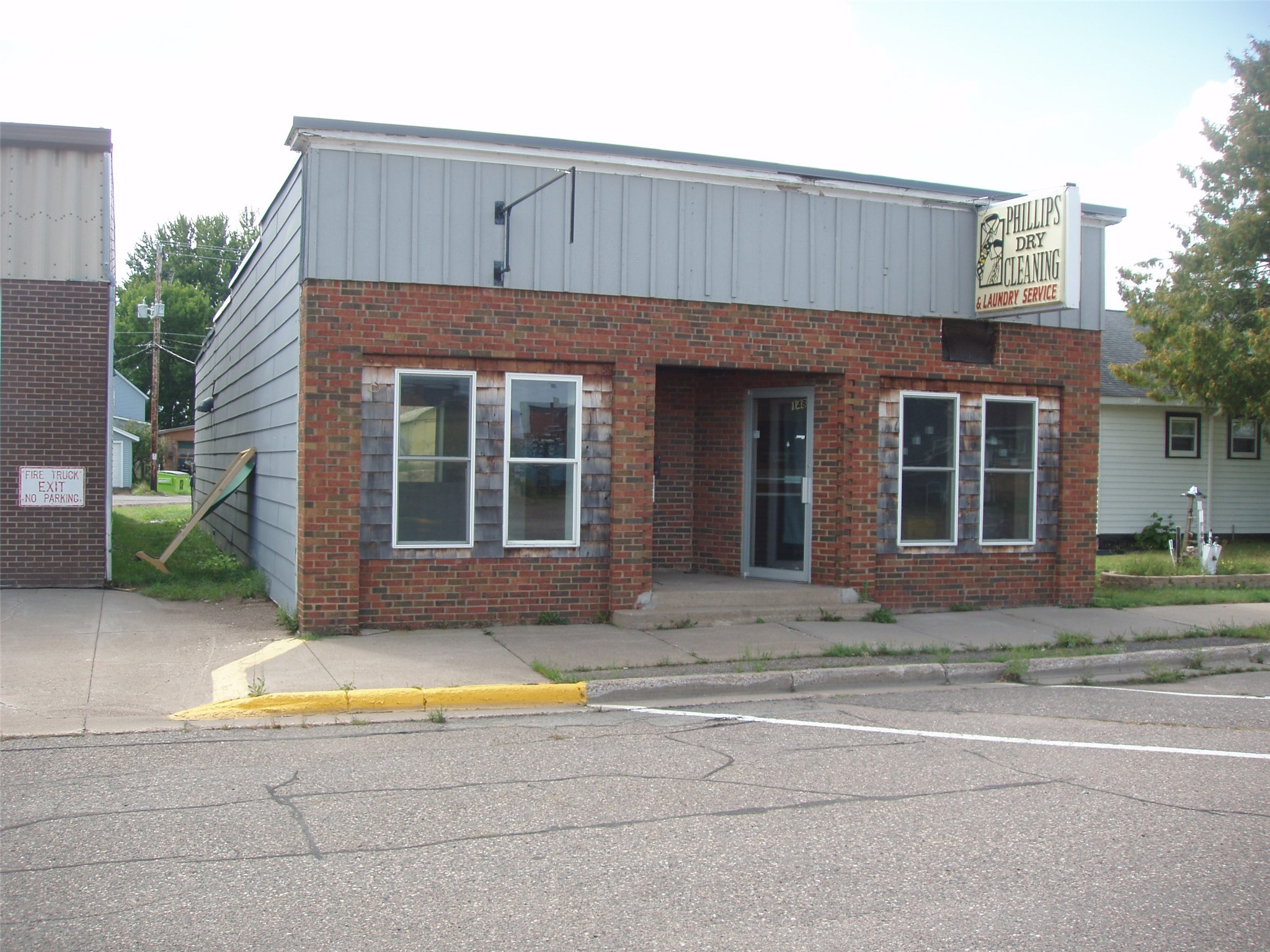 142 S Avon Avenue Property Photo 1