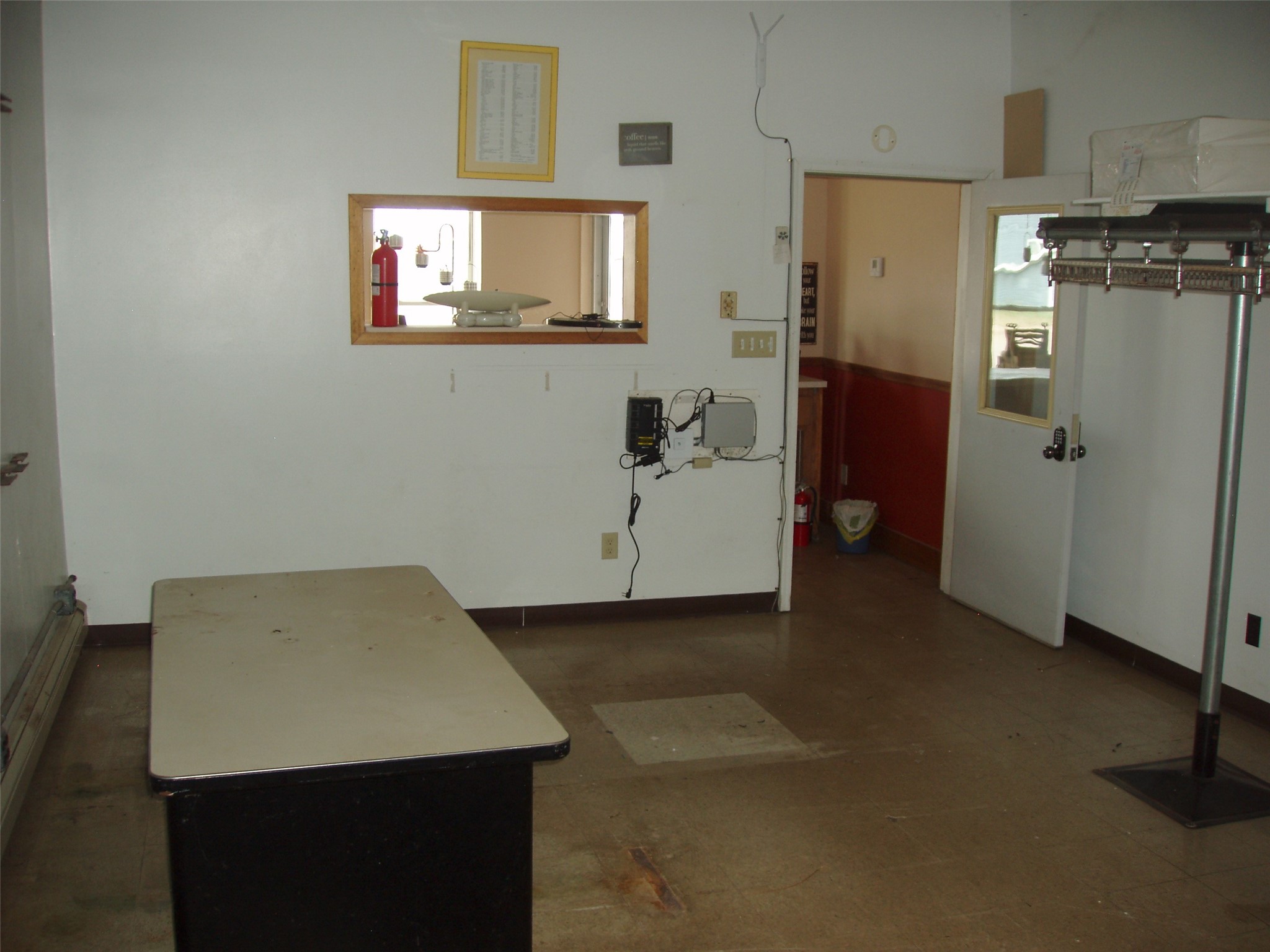 142 S Avon Avenue Property Photo 6
