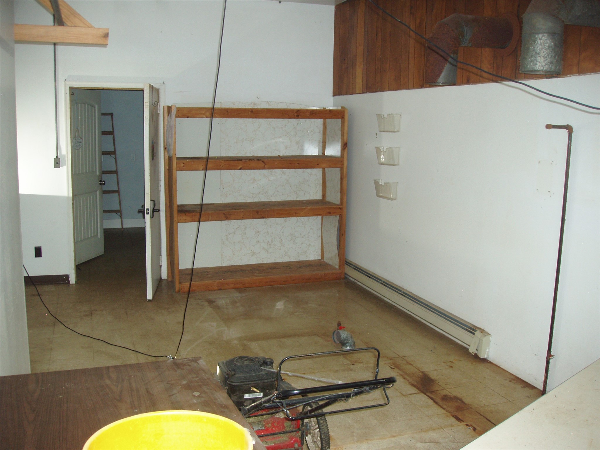 142 S Avon Avenue Property Photo 9