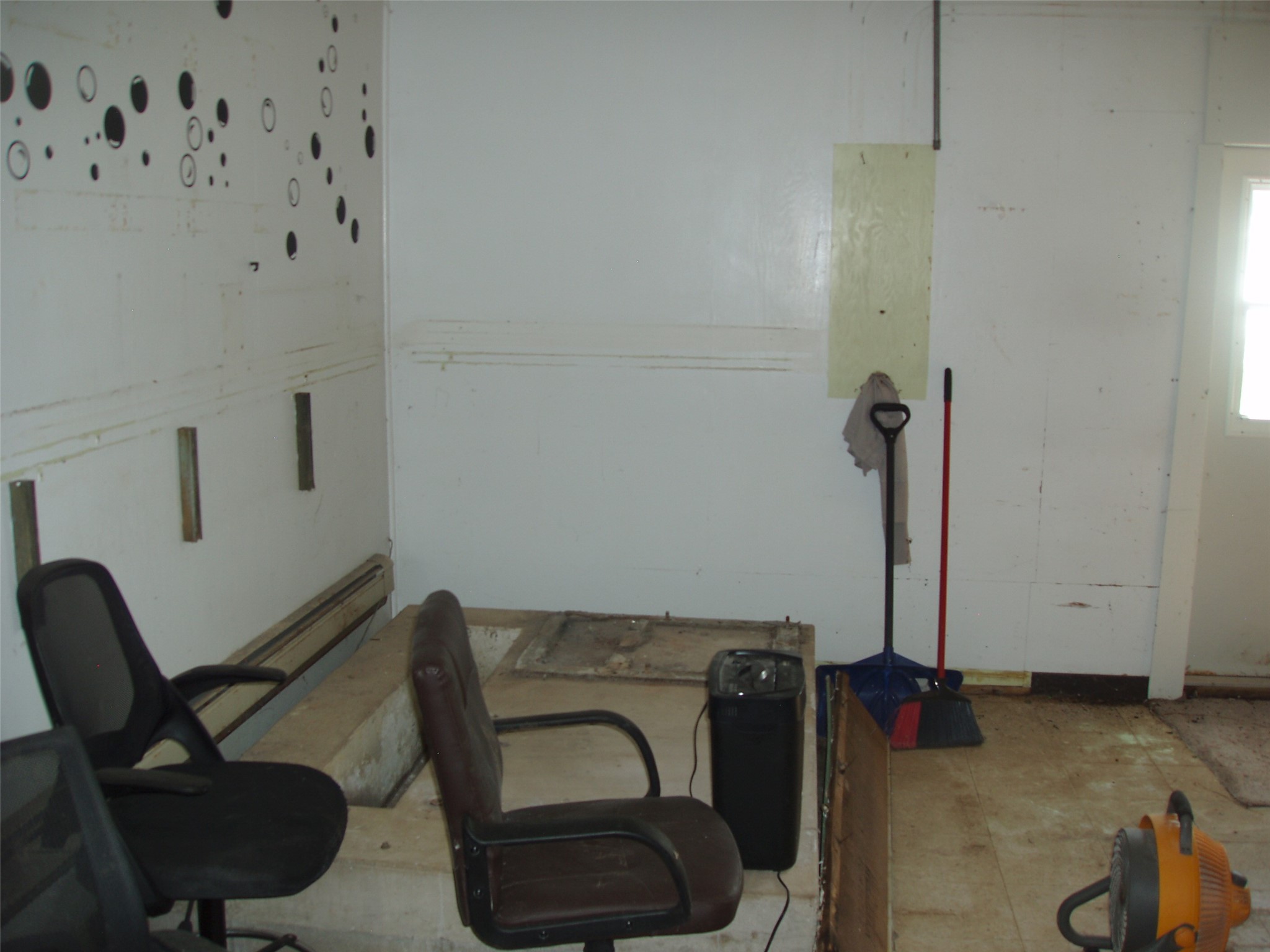 142 S Avon Avenue Property Photo 10