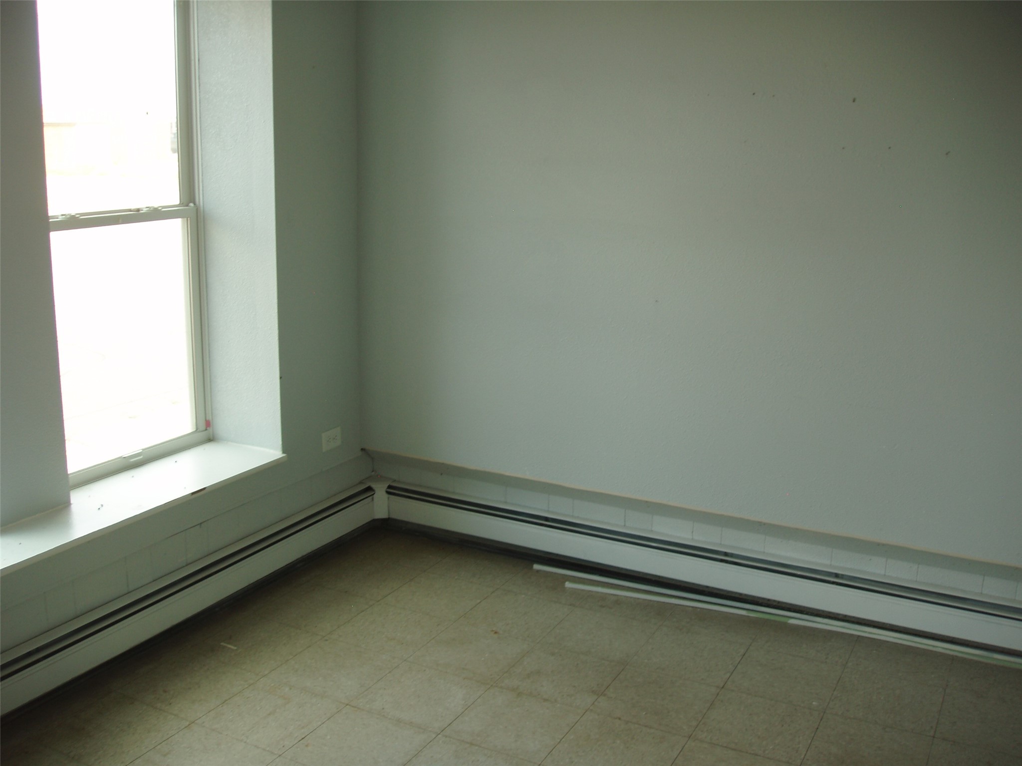 142 S Avon Avenue Property Photo 13