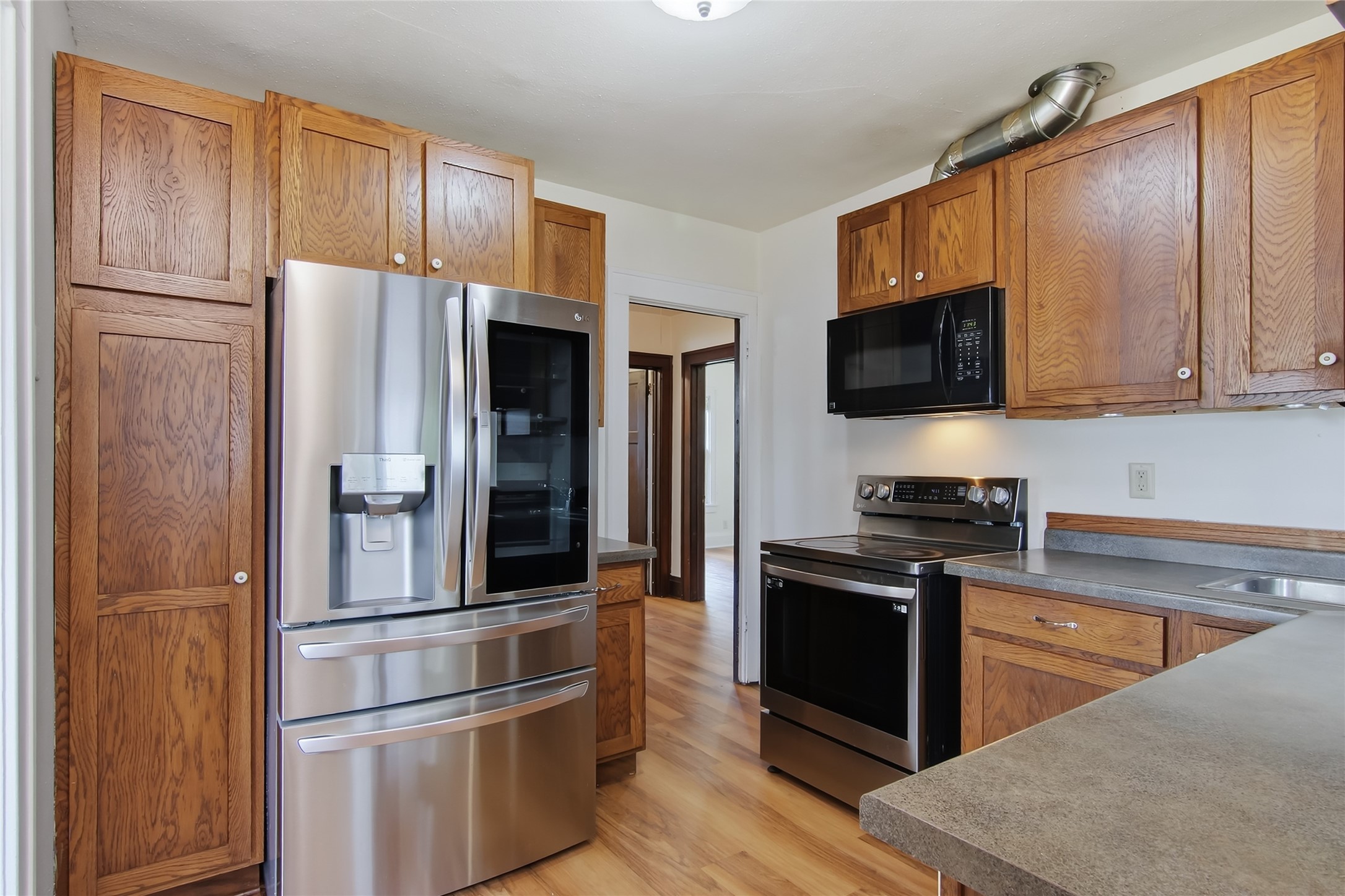 515 12th Avenue W Property Photo 4