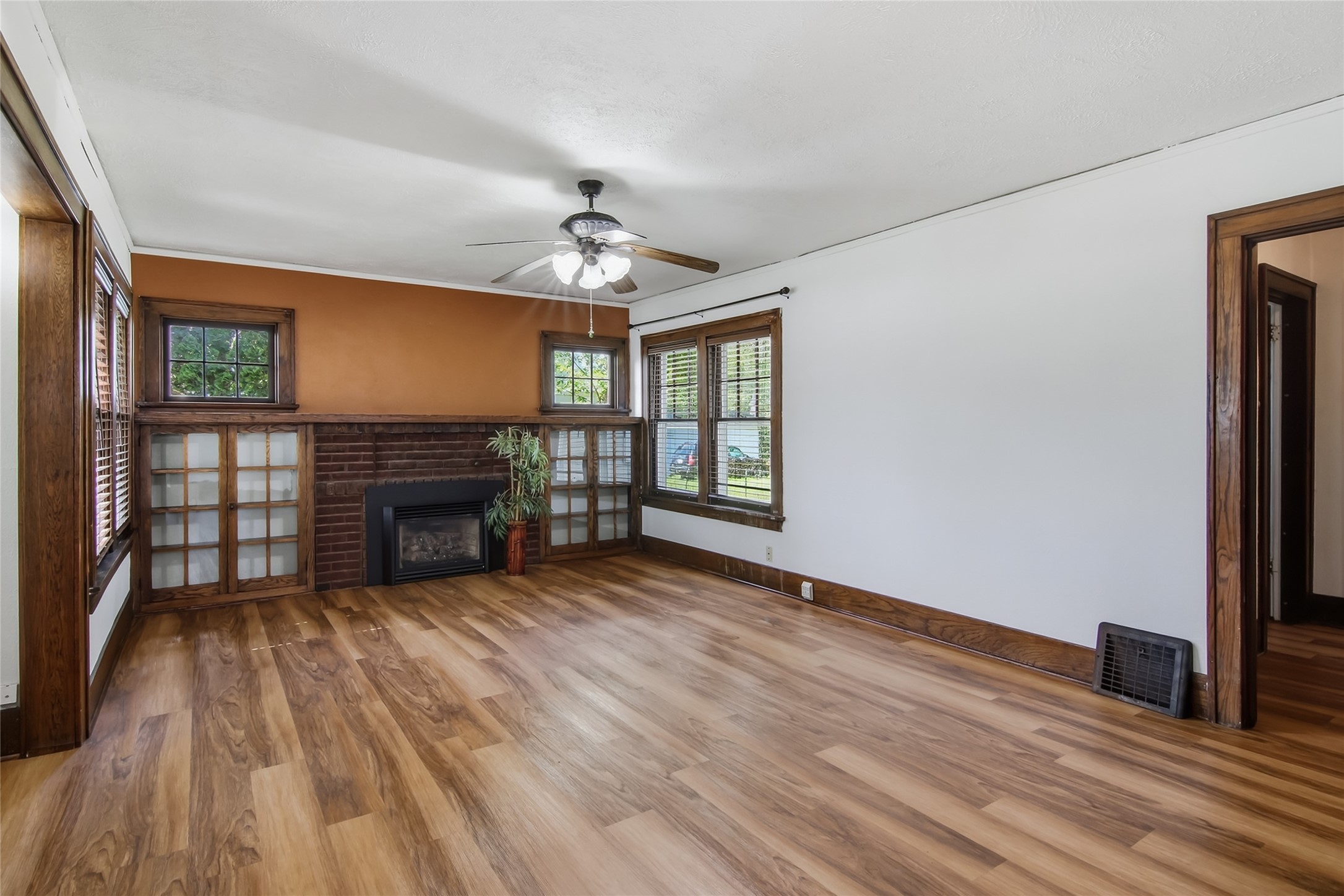 515 12th Avenue W Property Photo 9