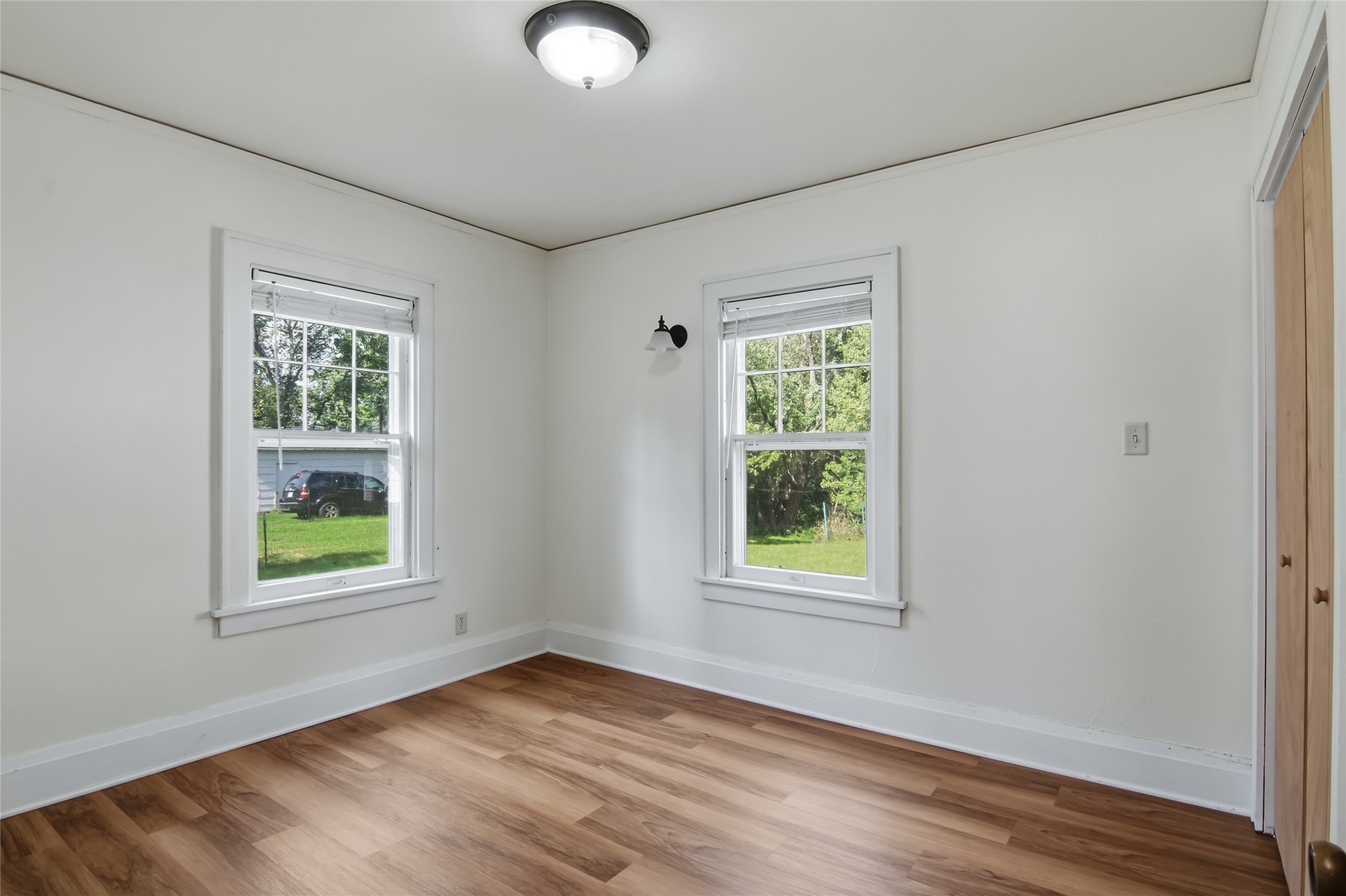 515 12th Avenue W Property Photo 12
