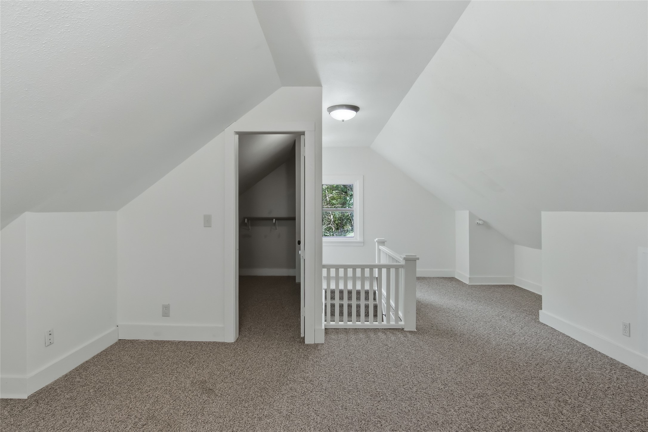 515 12th Avenue W Property Photo 14