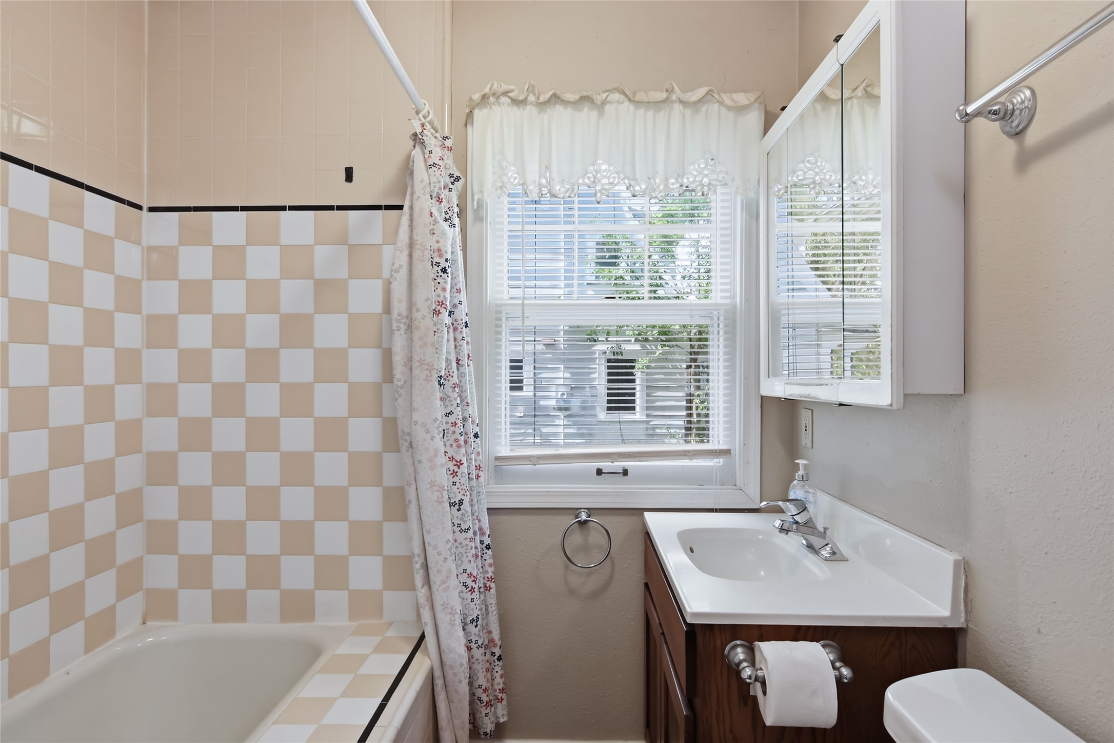 515 12th Avenue W Property Photo 19