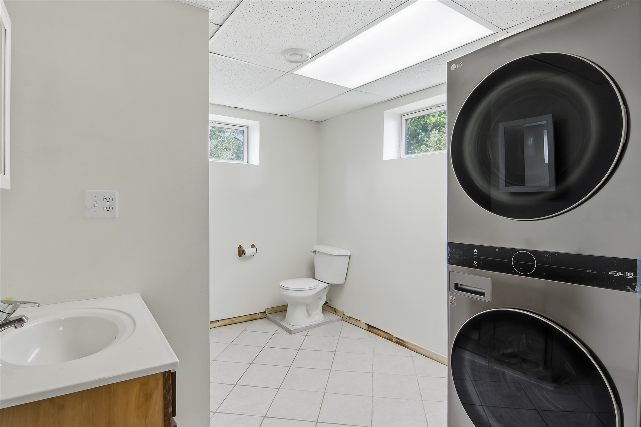 515 12th Avenue W Property Photo 23