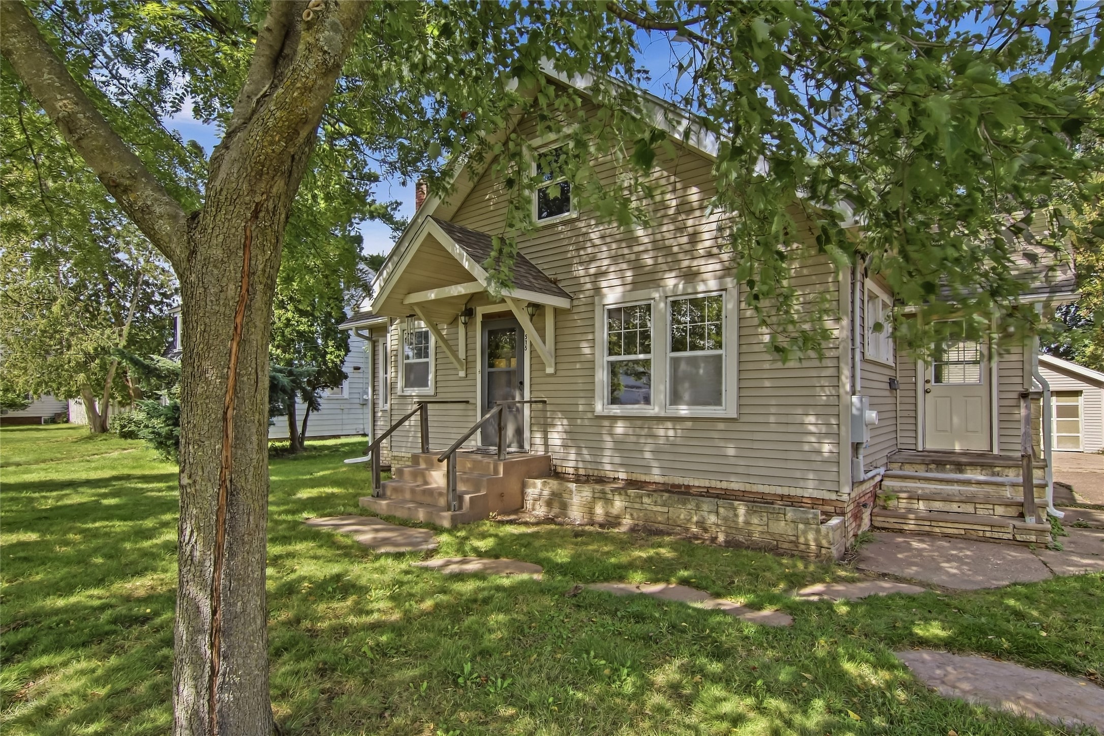 515 12th Avenue W Property Photo 28