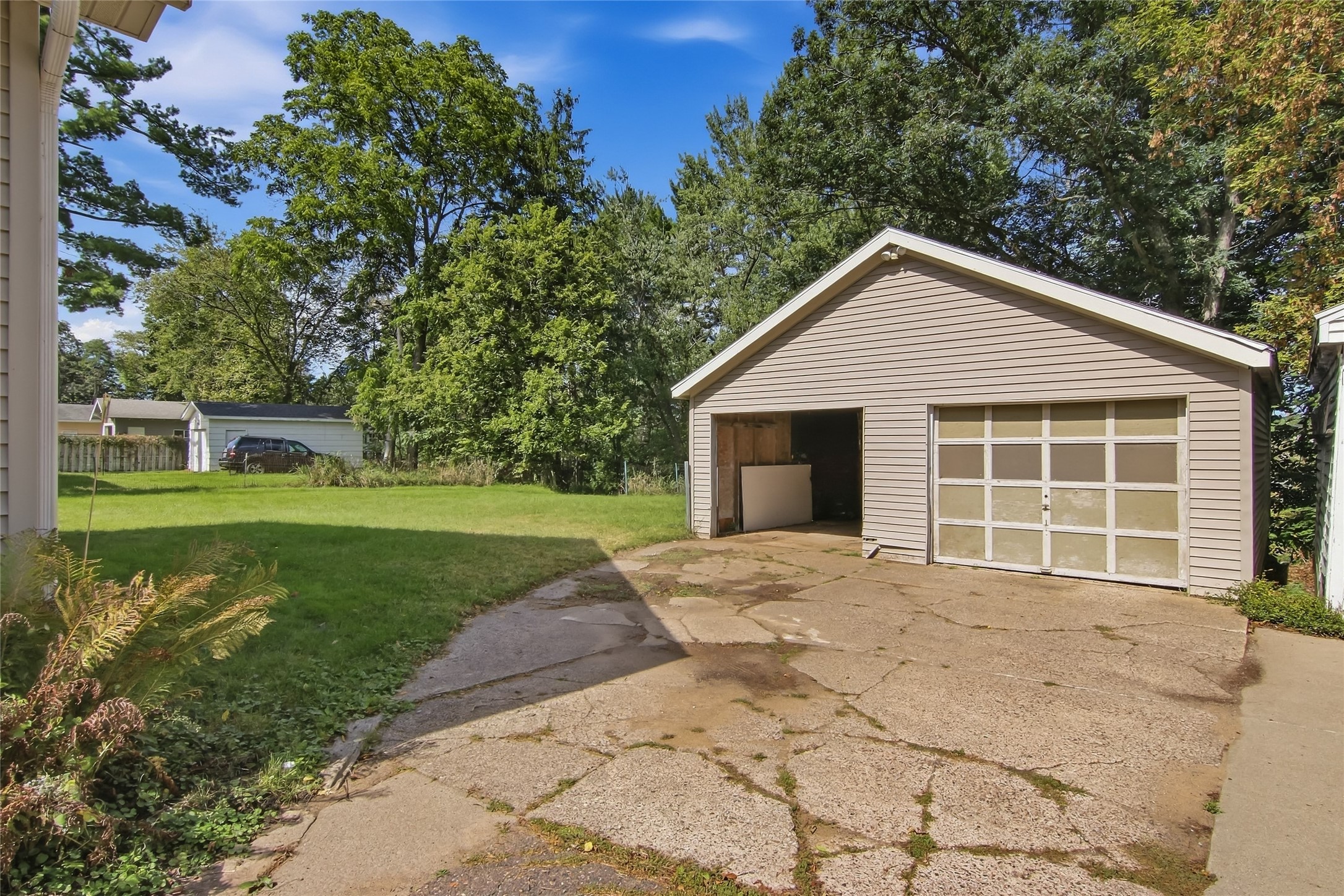 515 12th Avenue W Property Photo 34