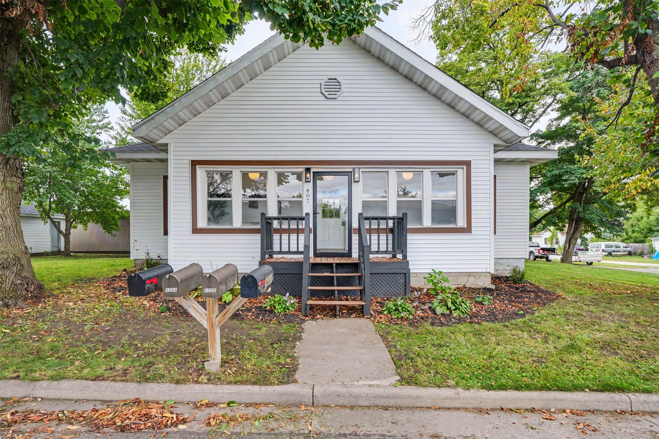 407 8th Avenue W Property Photo 1