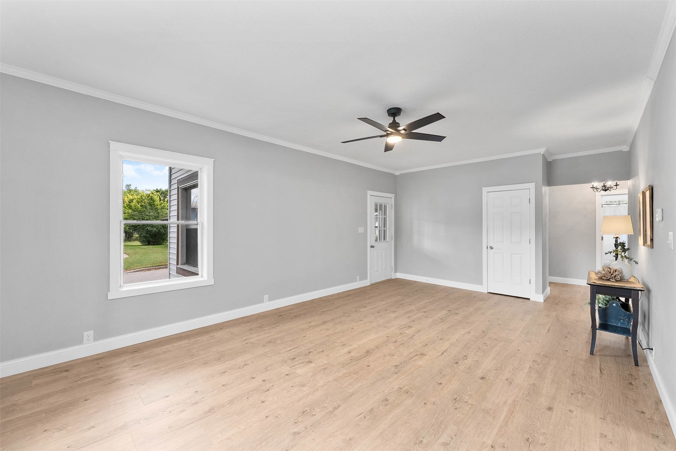 407 8th Avenue W Property Photo 8