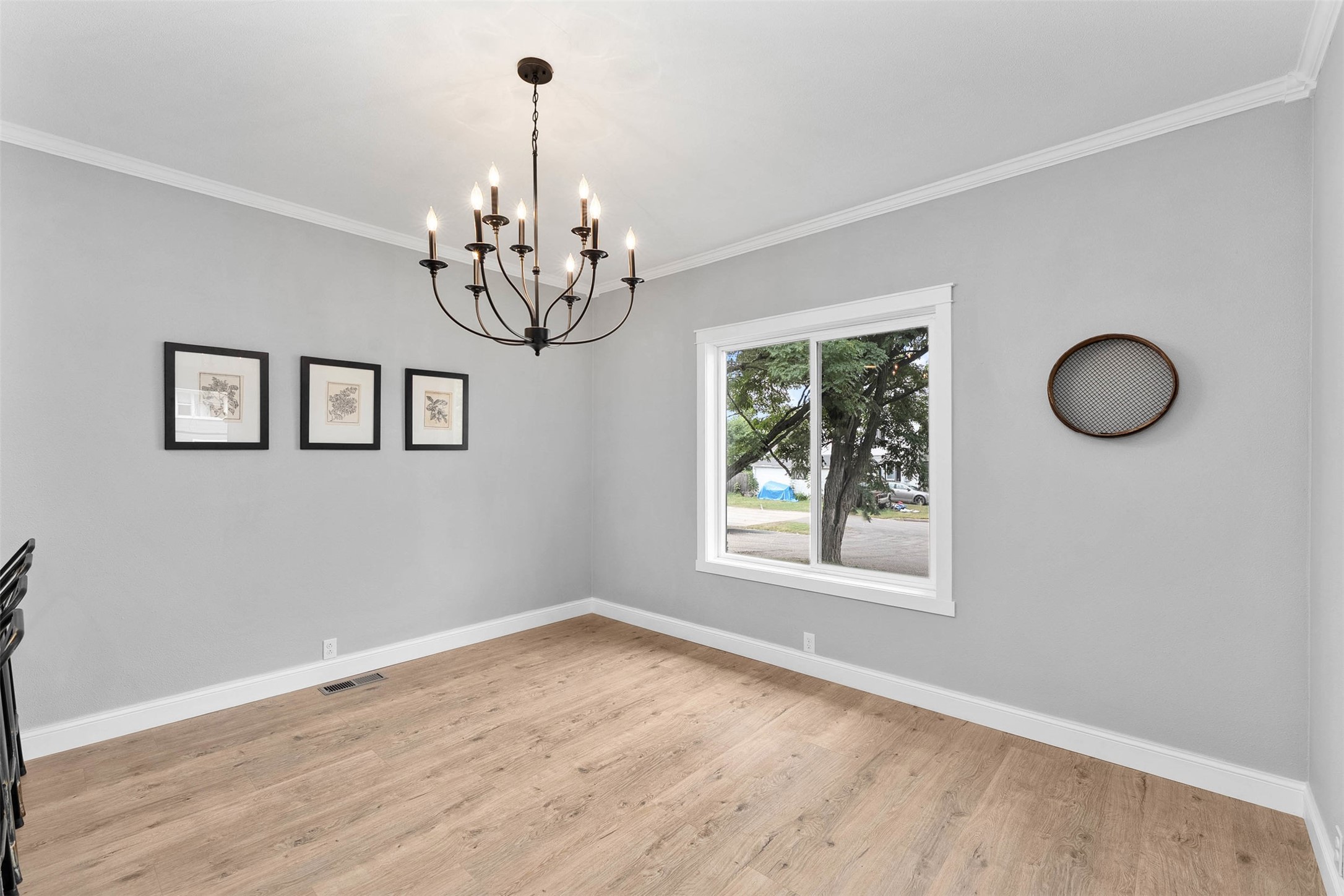 407 8th Avenue W Property Photo 9