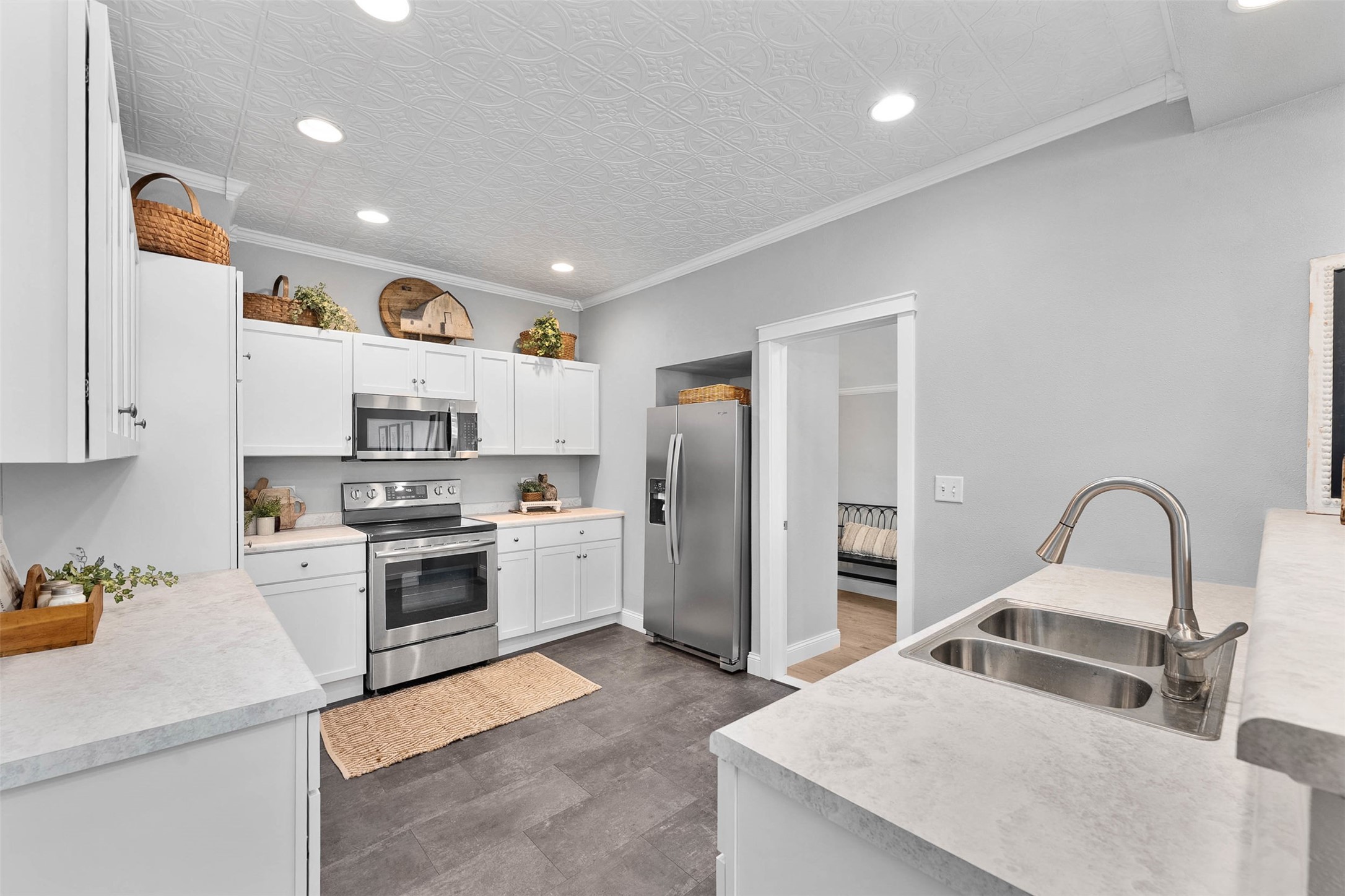 407 8th Avenue W Property Photo 14