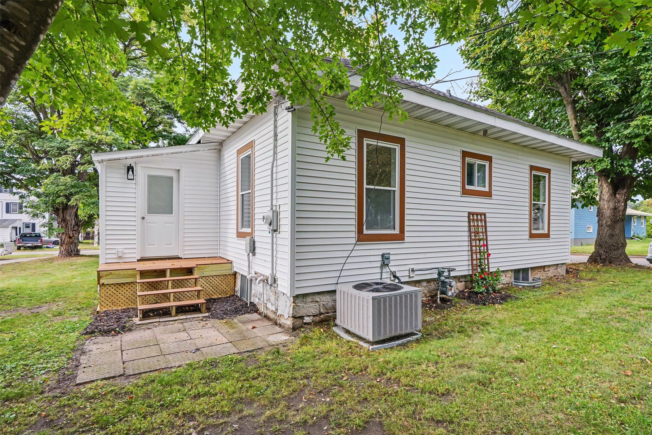 407 8th Avenue W Property Photo 40