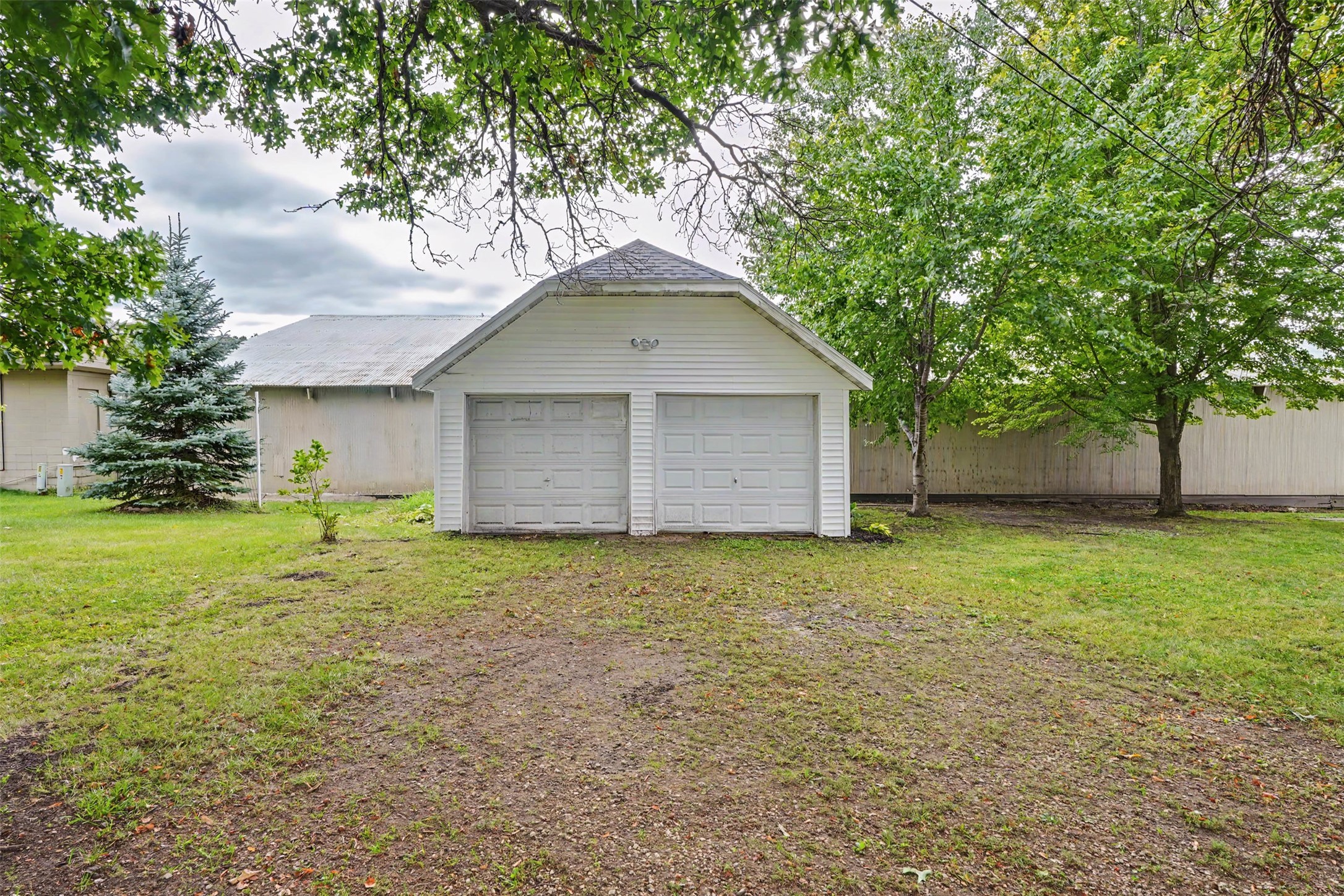 407 8th Avenue W Property Photo 42
