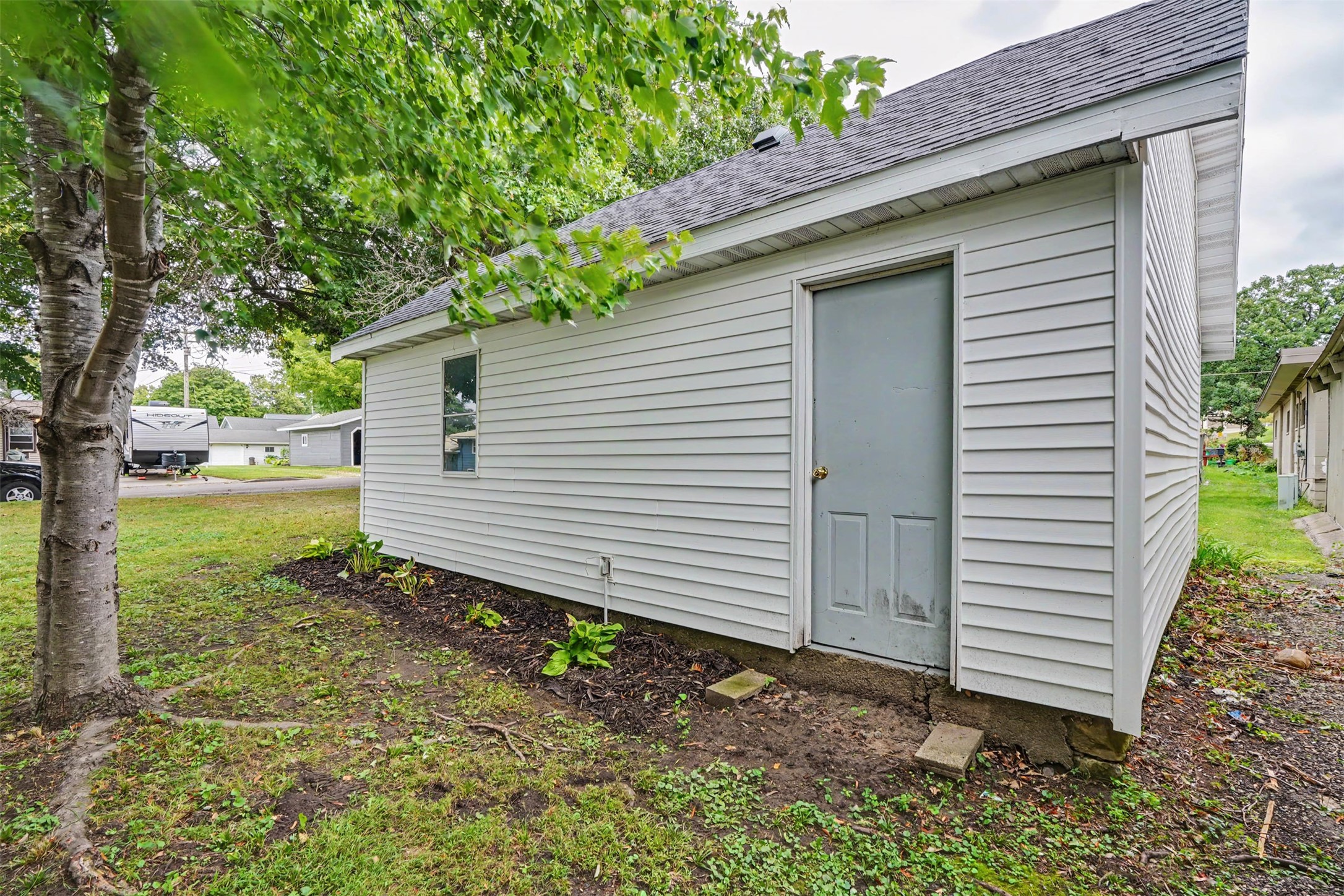 407 8th Avenue W Property Photo 43