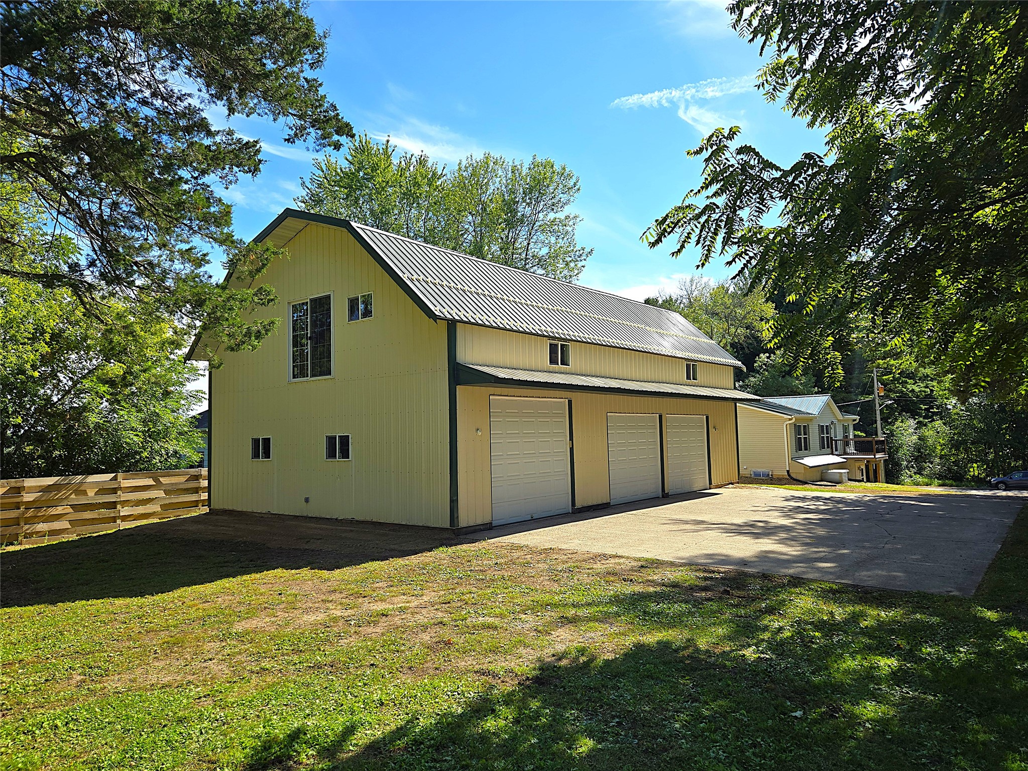 131 2nd Avenue Property Photo 4