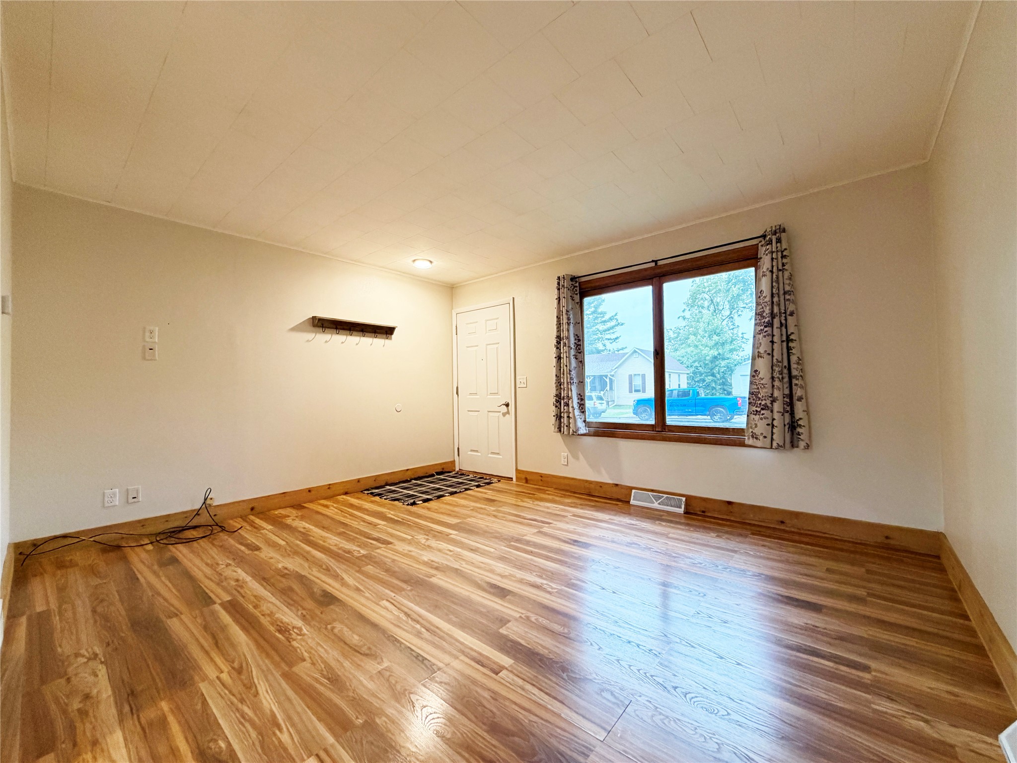 207 Hatten Avenue Property Photo 8