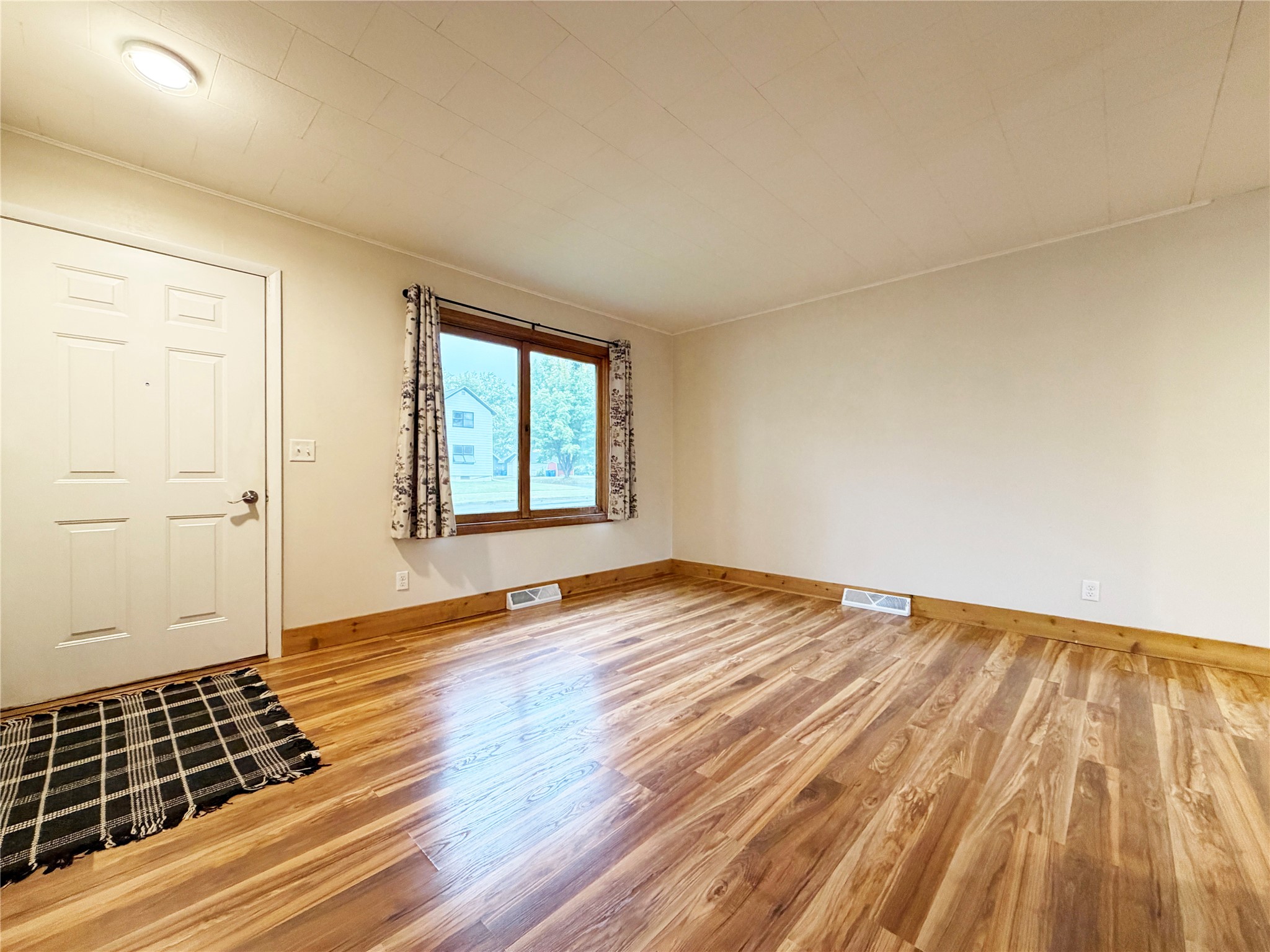 207 Hatten Avenue Property Photo 9