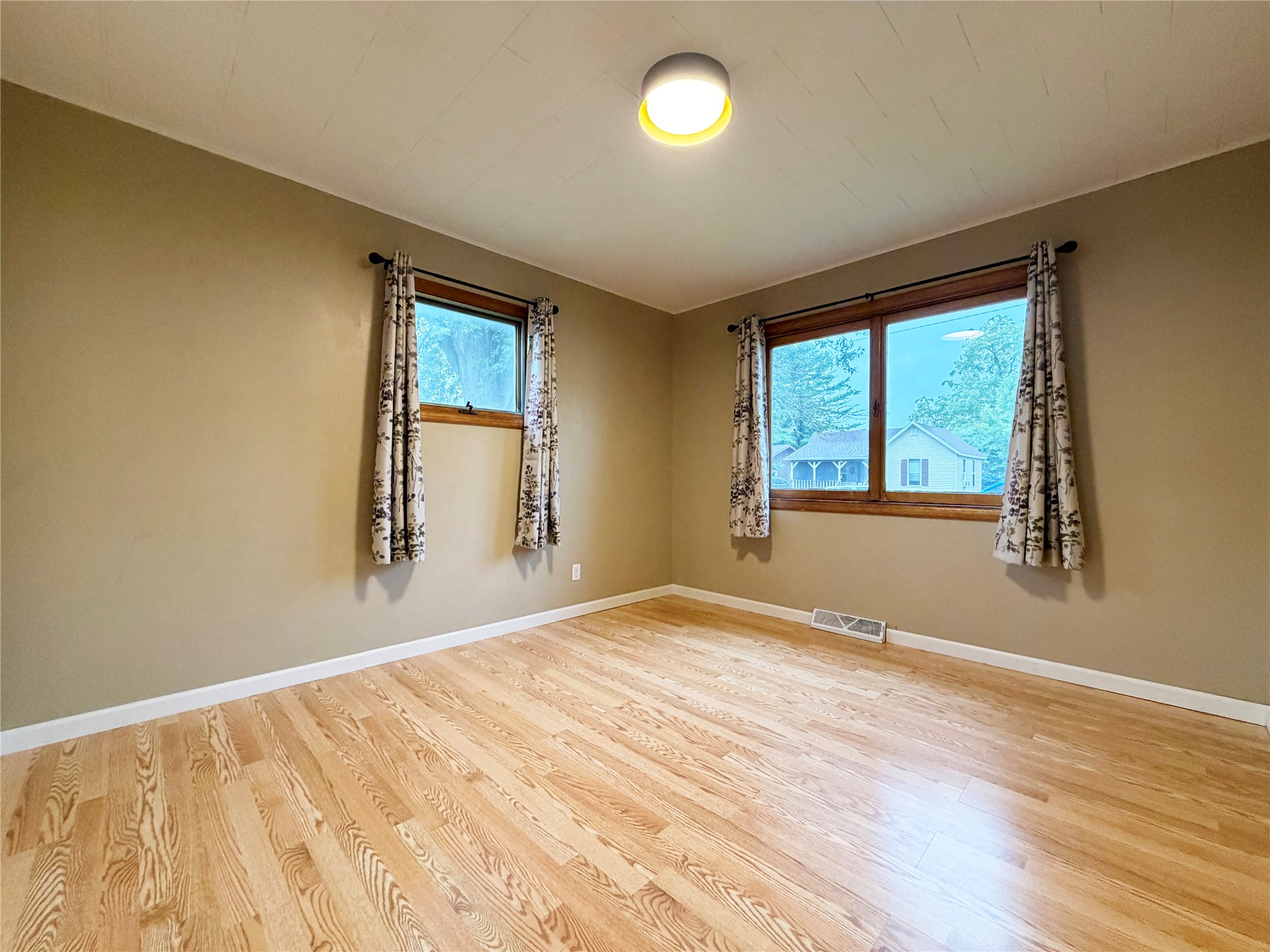 207 Hatten Avenue Property Photo 11