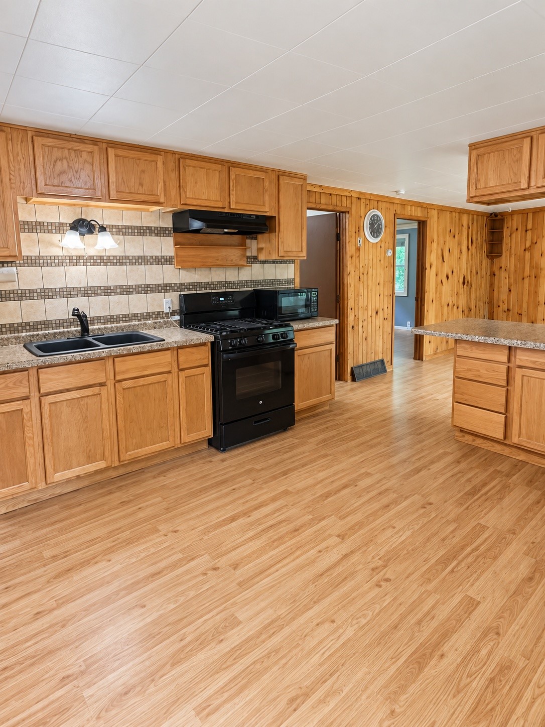 6808 W Woodland Lane Property Photo 9