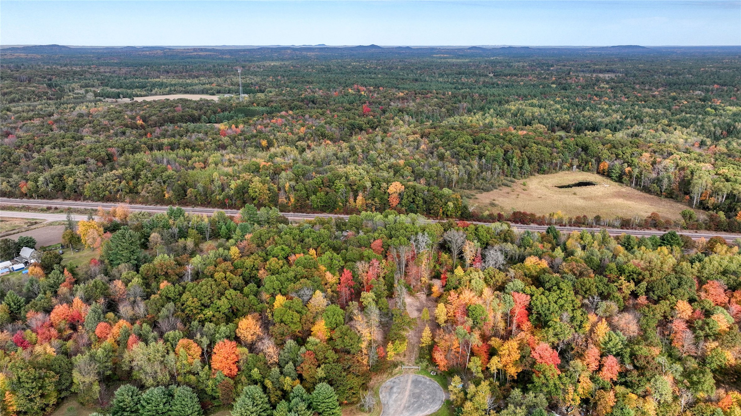 W10730 Sand Creek Court Property Photo 8