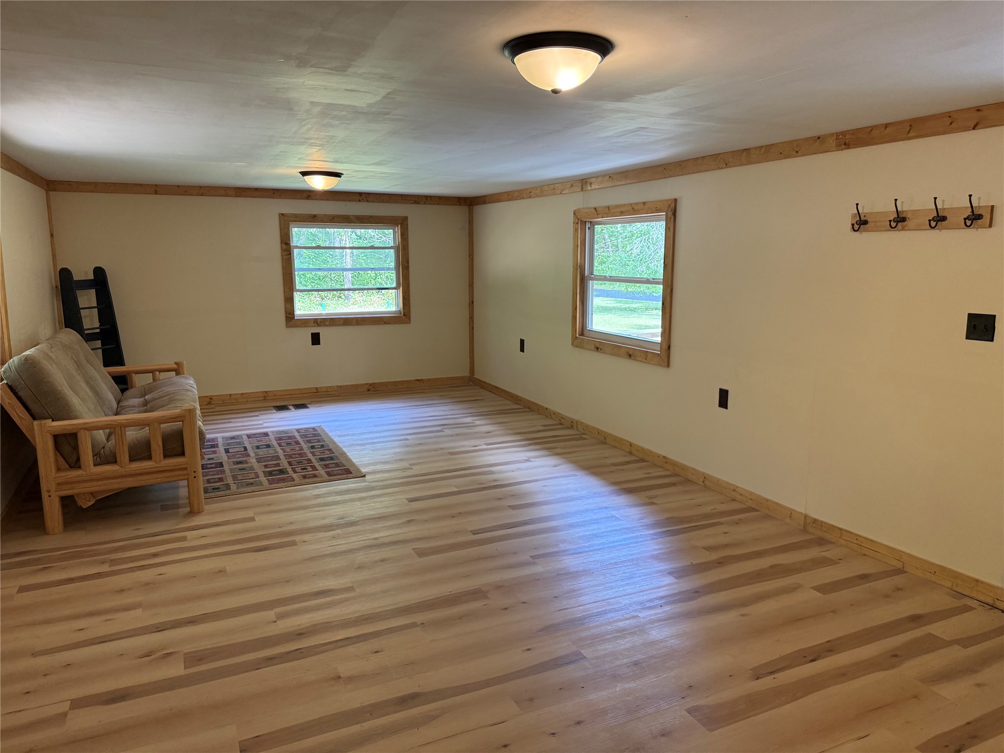 7725 N Dixon Avenue Property Photo 15