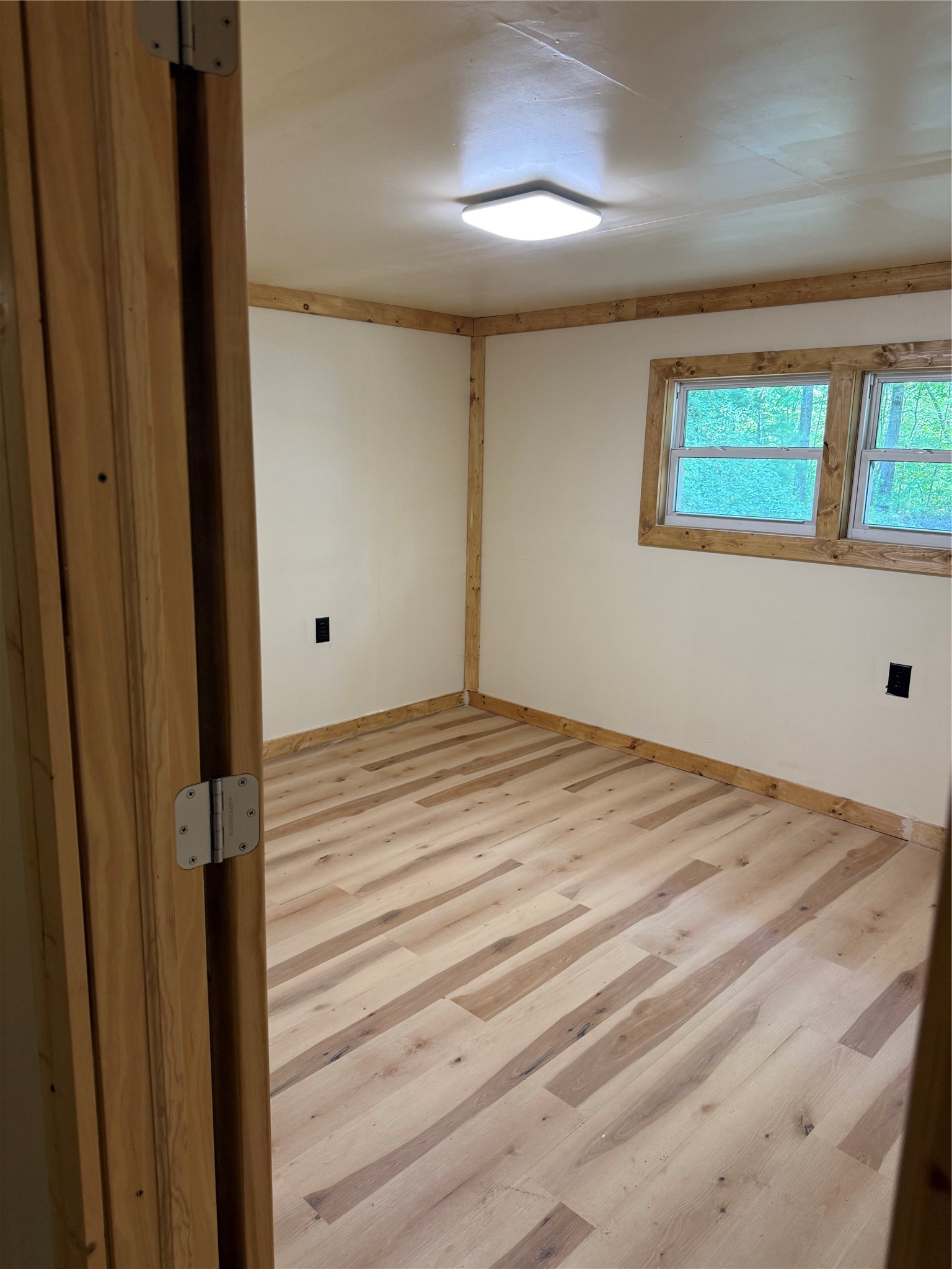 7725 N Dixon Avenue Property Photo 23
