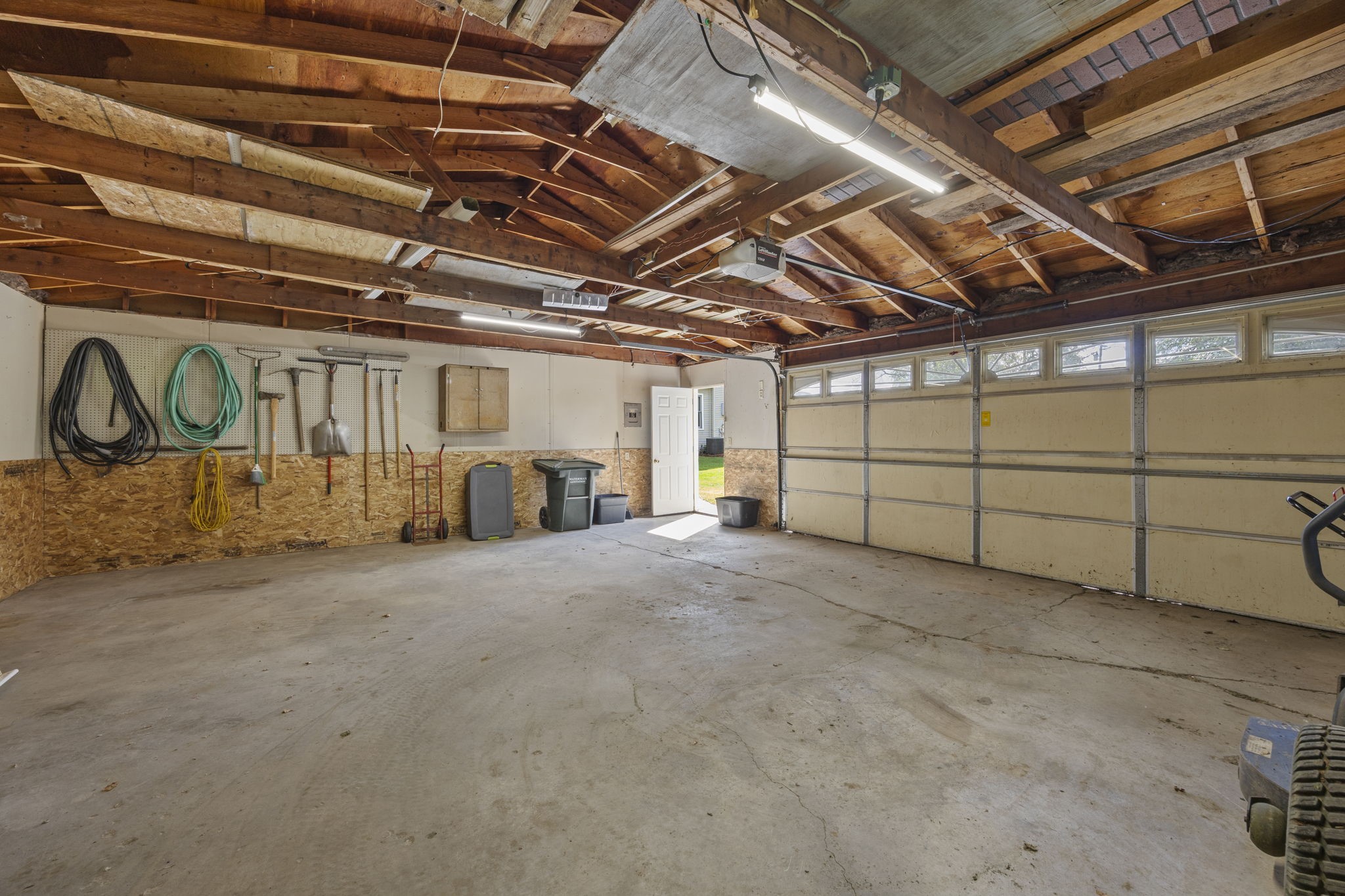 400 South Road Property Photo 26