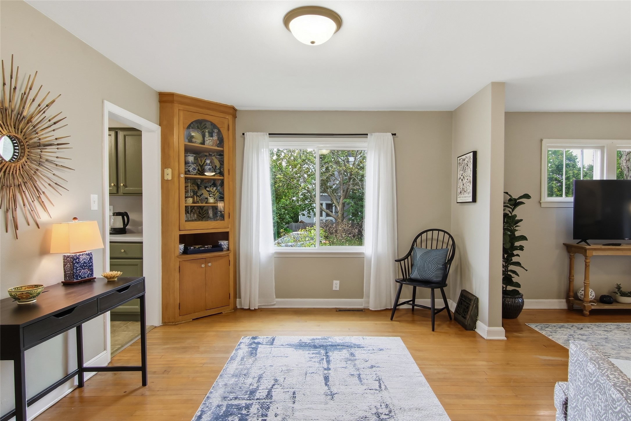 1324 Sherwin Avenue Property Photo 6