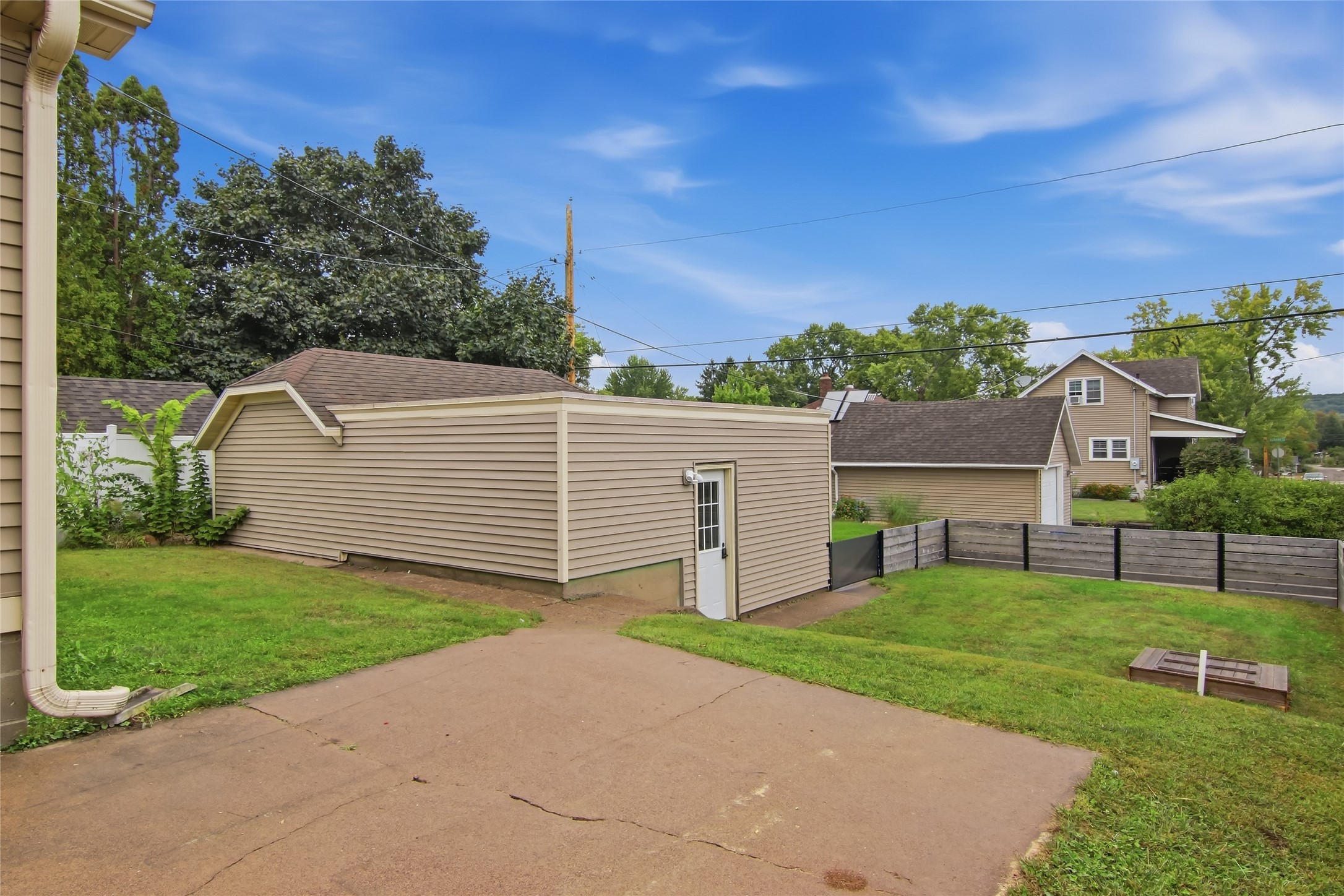 1324 Sherwin Avenue Property Photo 31