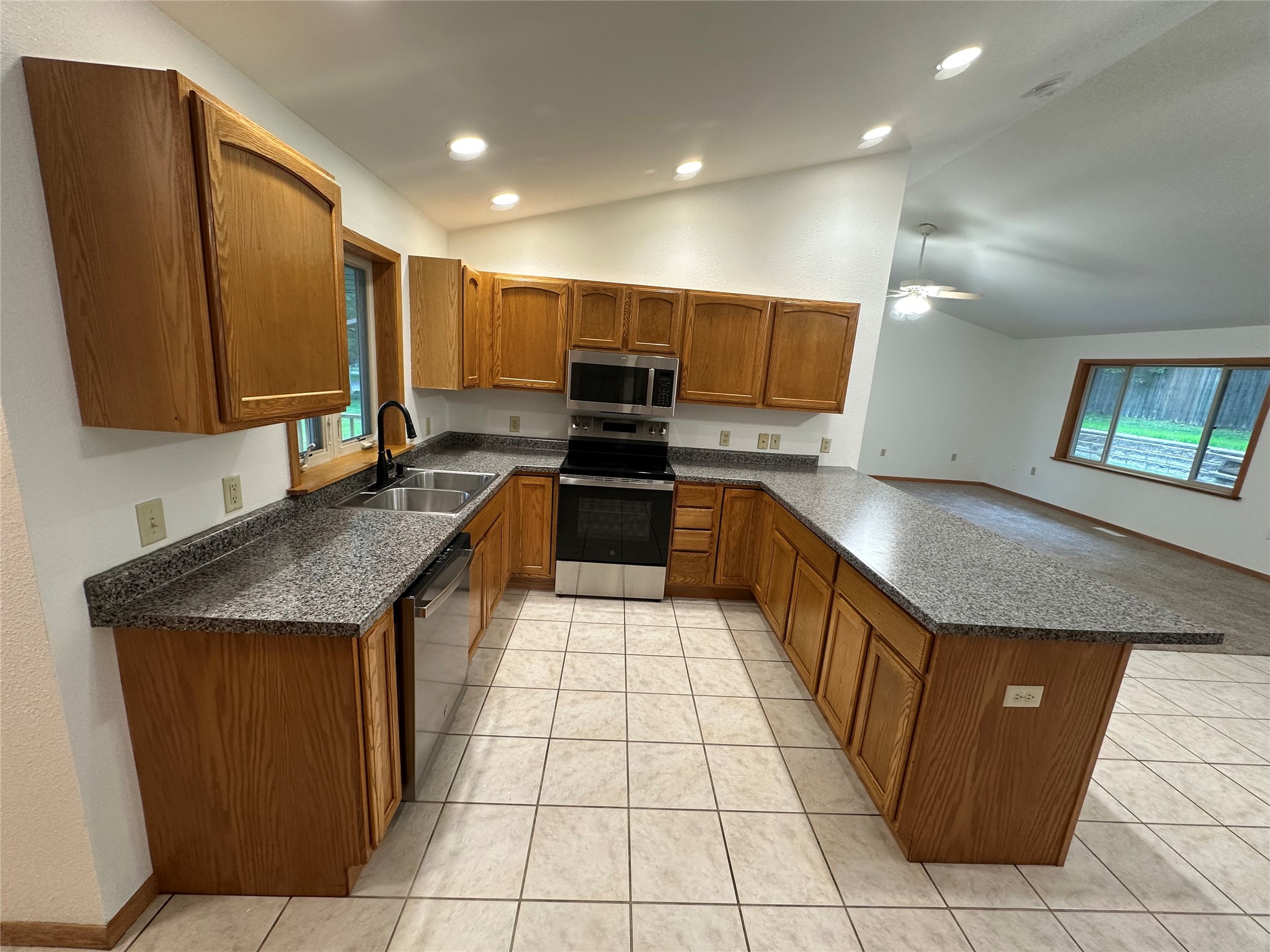 2610 Mont Claire Road Property Photo 2