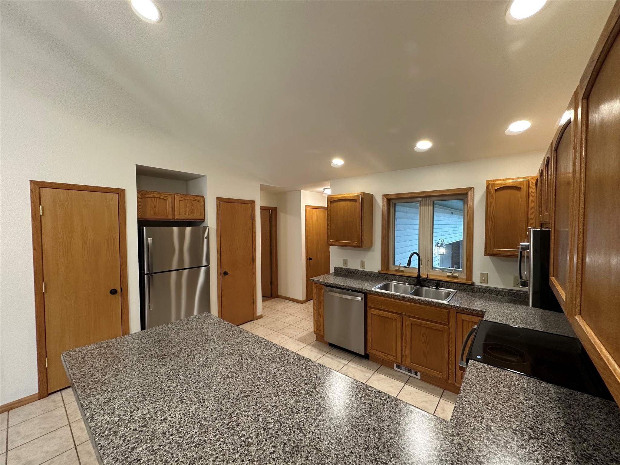 2610 Mont Claire Road Property Photo 5