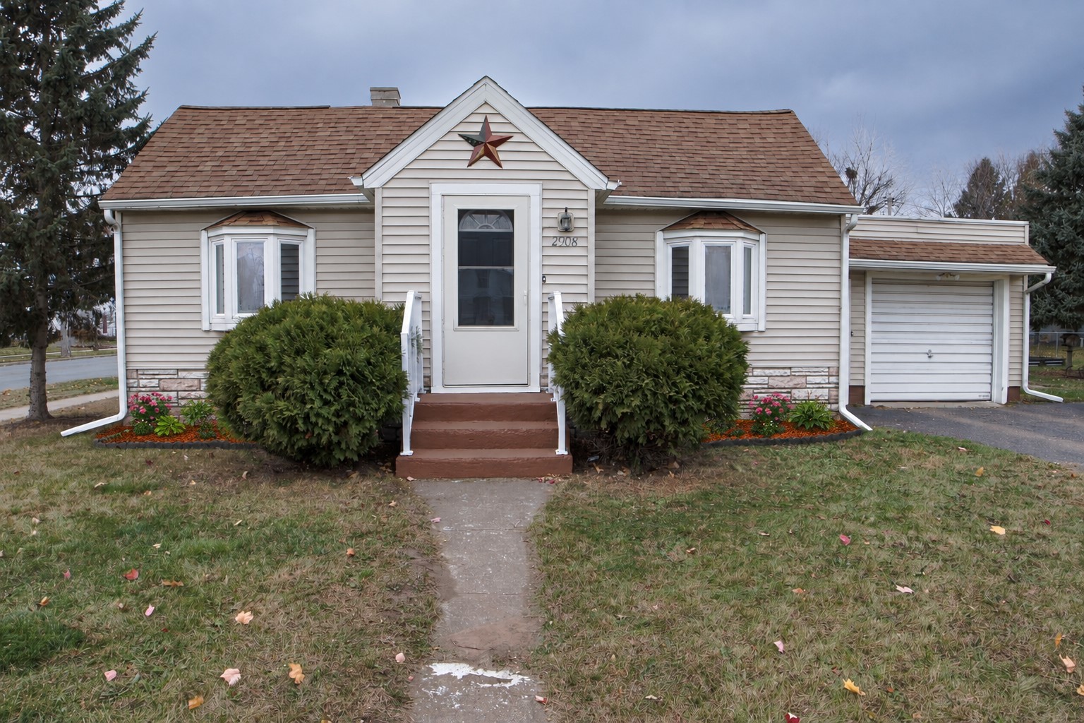 2908 6th Street Property Photo 1
